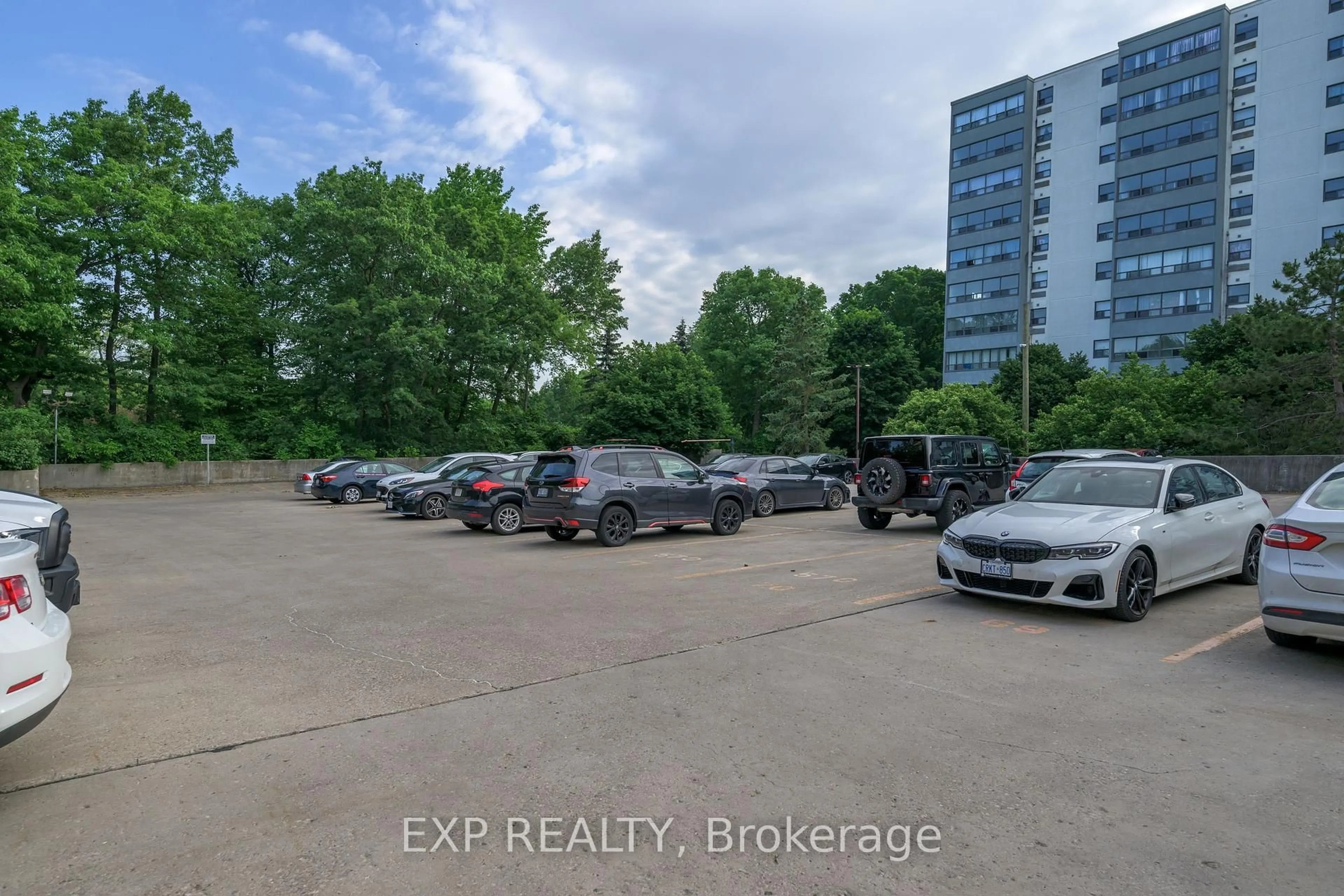 Parking for 570 PROUDFOOT Lane #910, London North Ontario N6H 4Z1