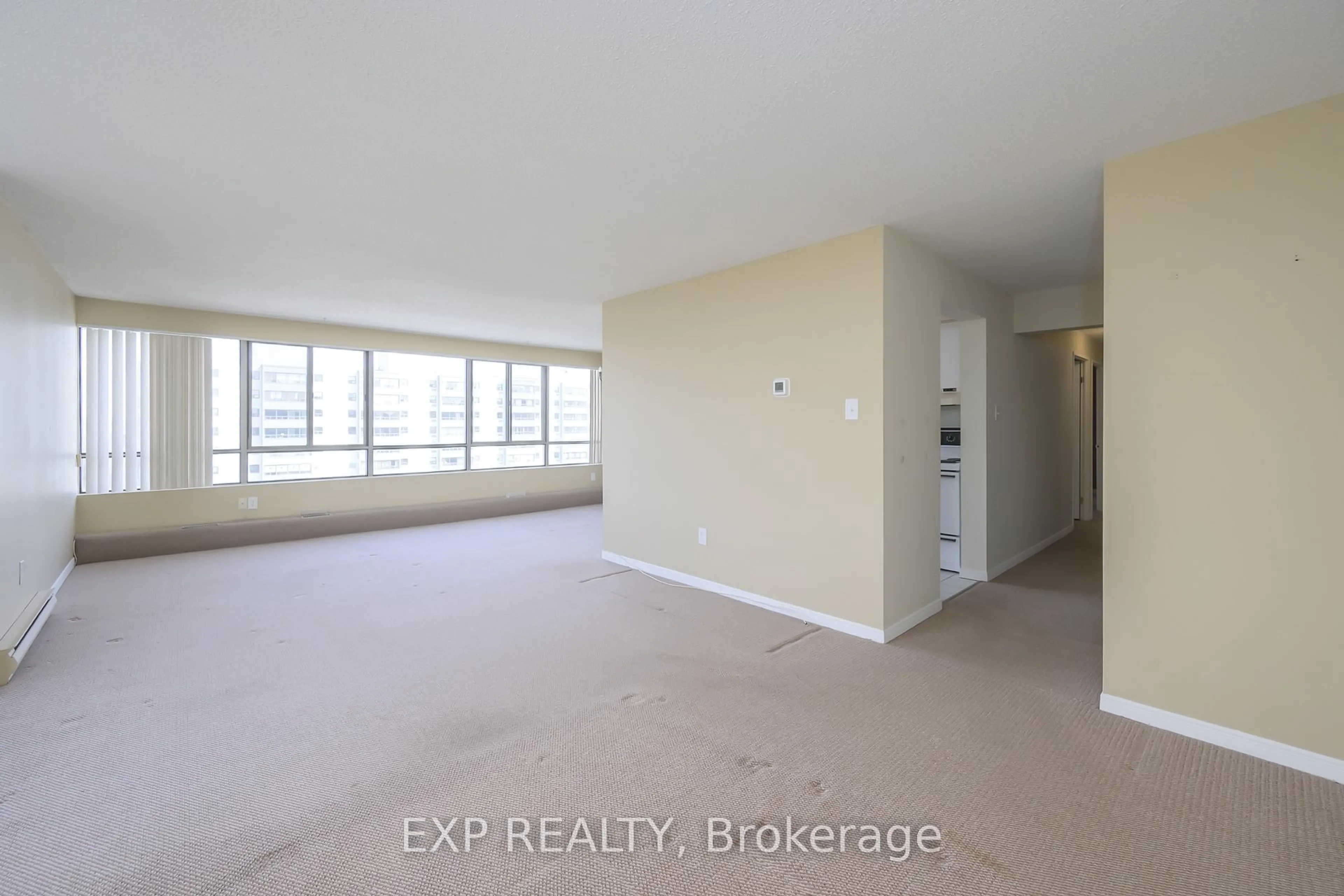A pic of a room for 570 PROUDFOOT Lane #910, London North Ontario N6H 4Z1