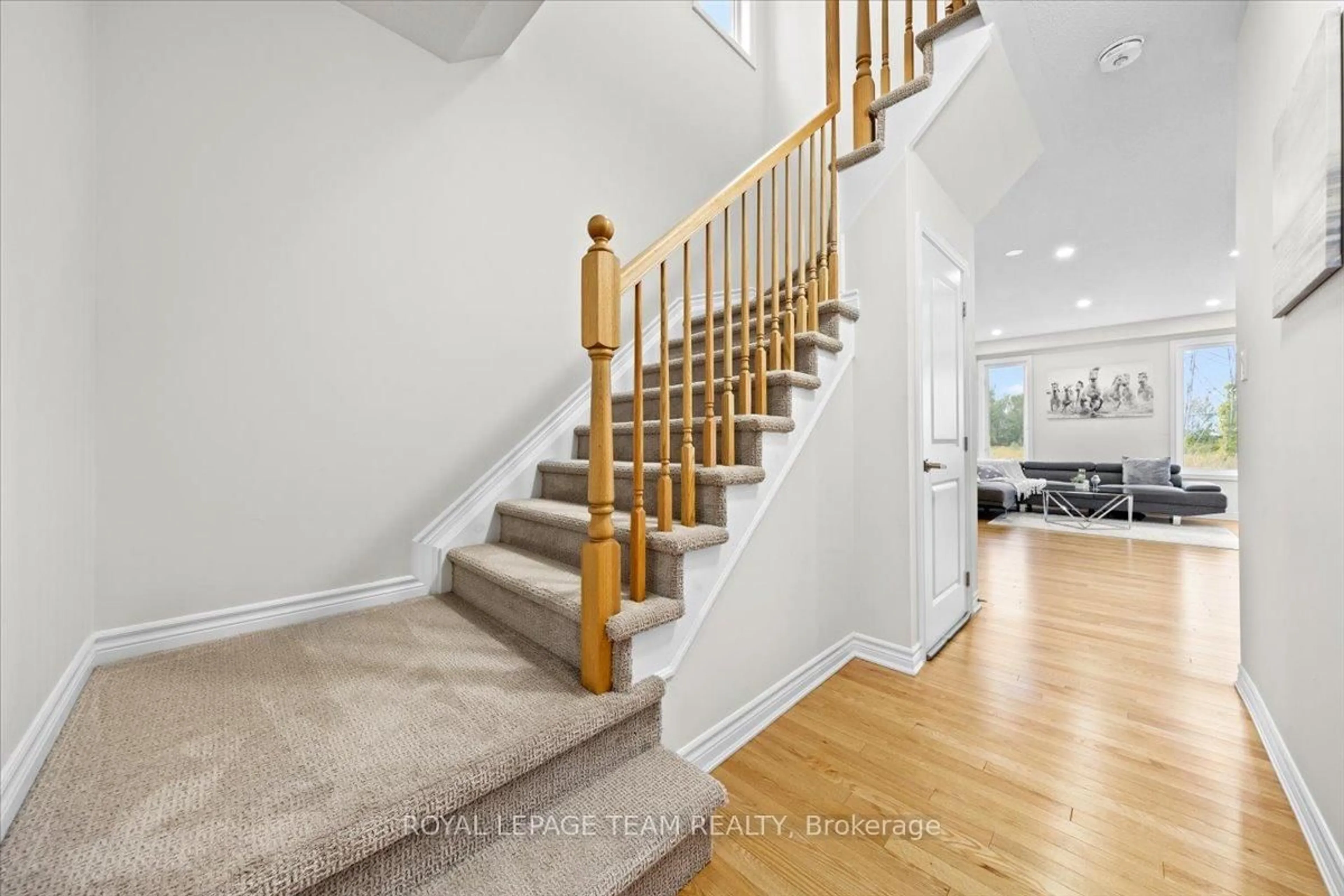 Stairs for 288 Livery St, Ottawa Ontario K2S 1E7