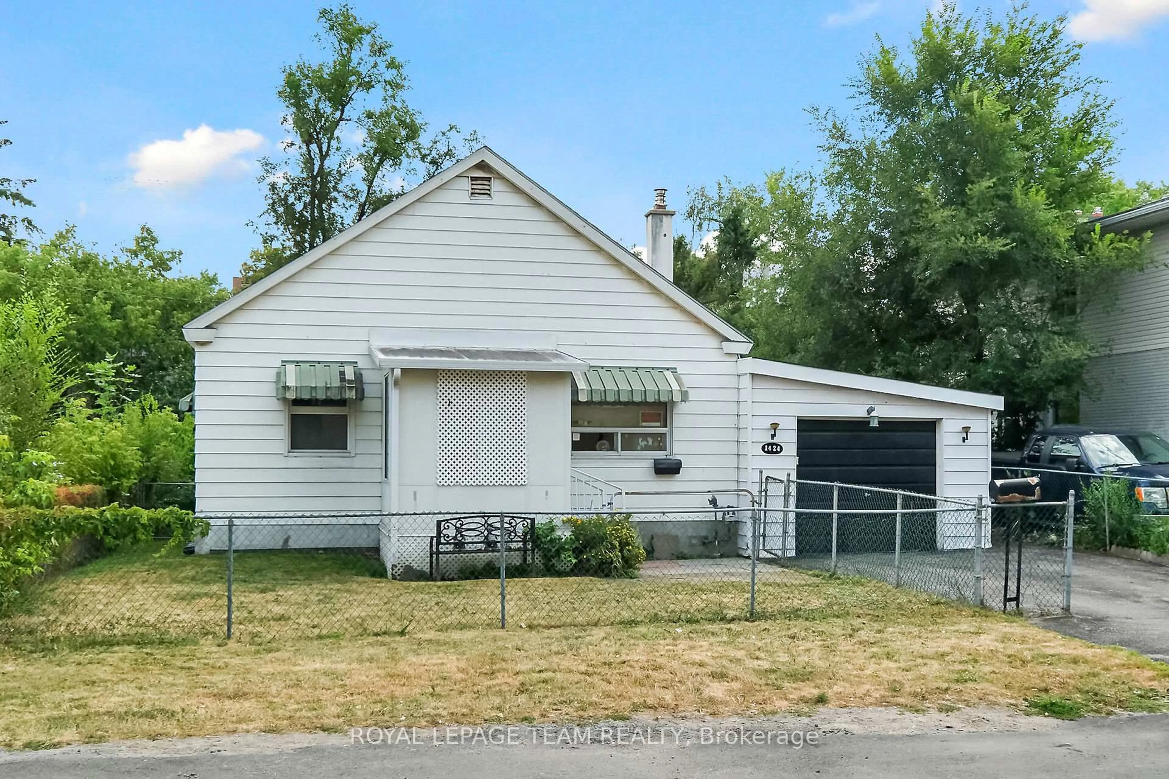 Unknown for 1424 Rosenthal Ave, Ottawa Ontario K1Z 8H9