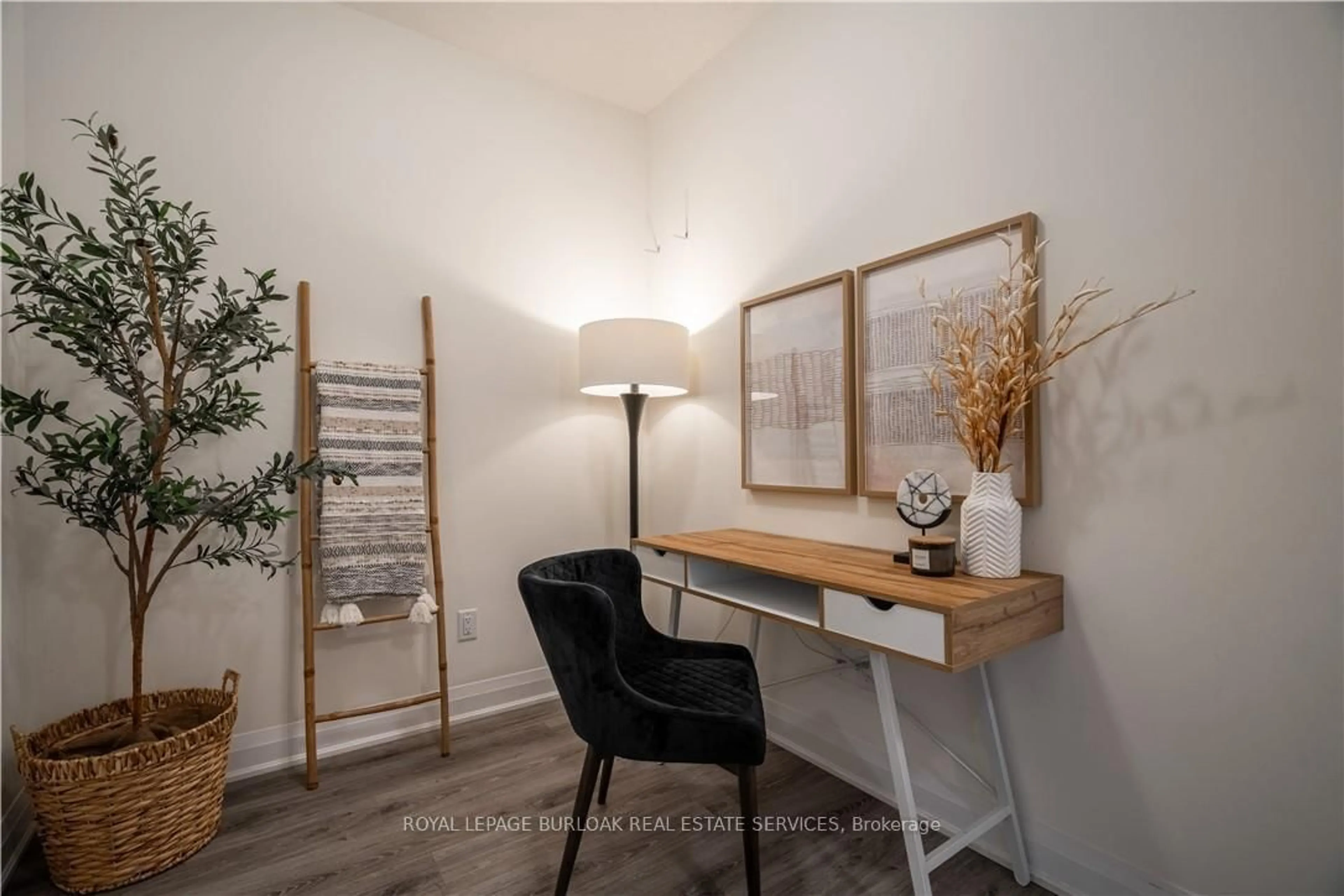 A pic of a room for 16 Concord Pl #426, Grimsby Ontario L3M 0J1