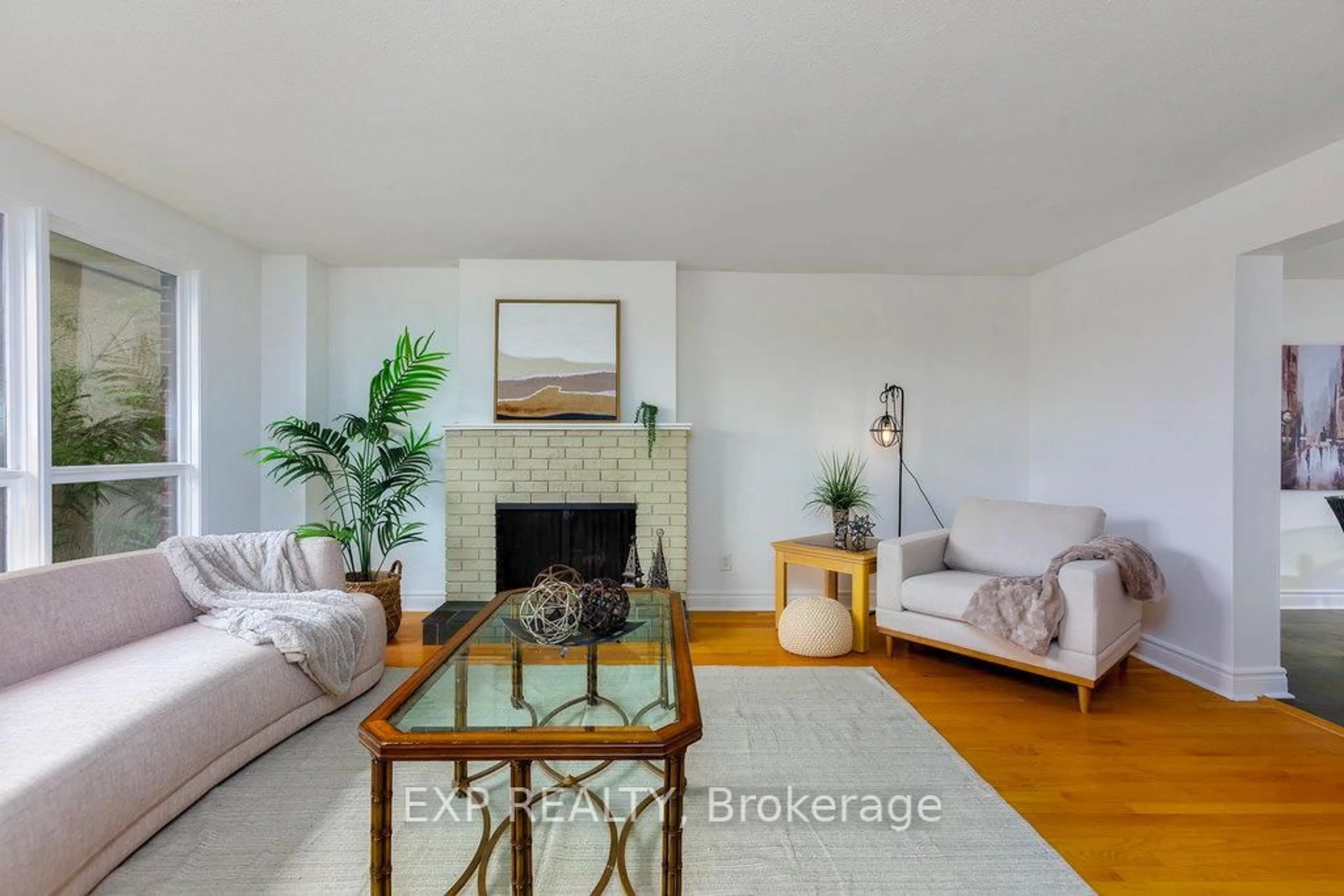 Living room with furniture, unknown for 19 Ancroft Crt, Ottawa Ontario K2G 4A5