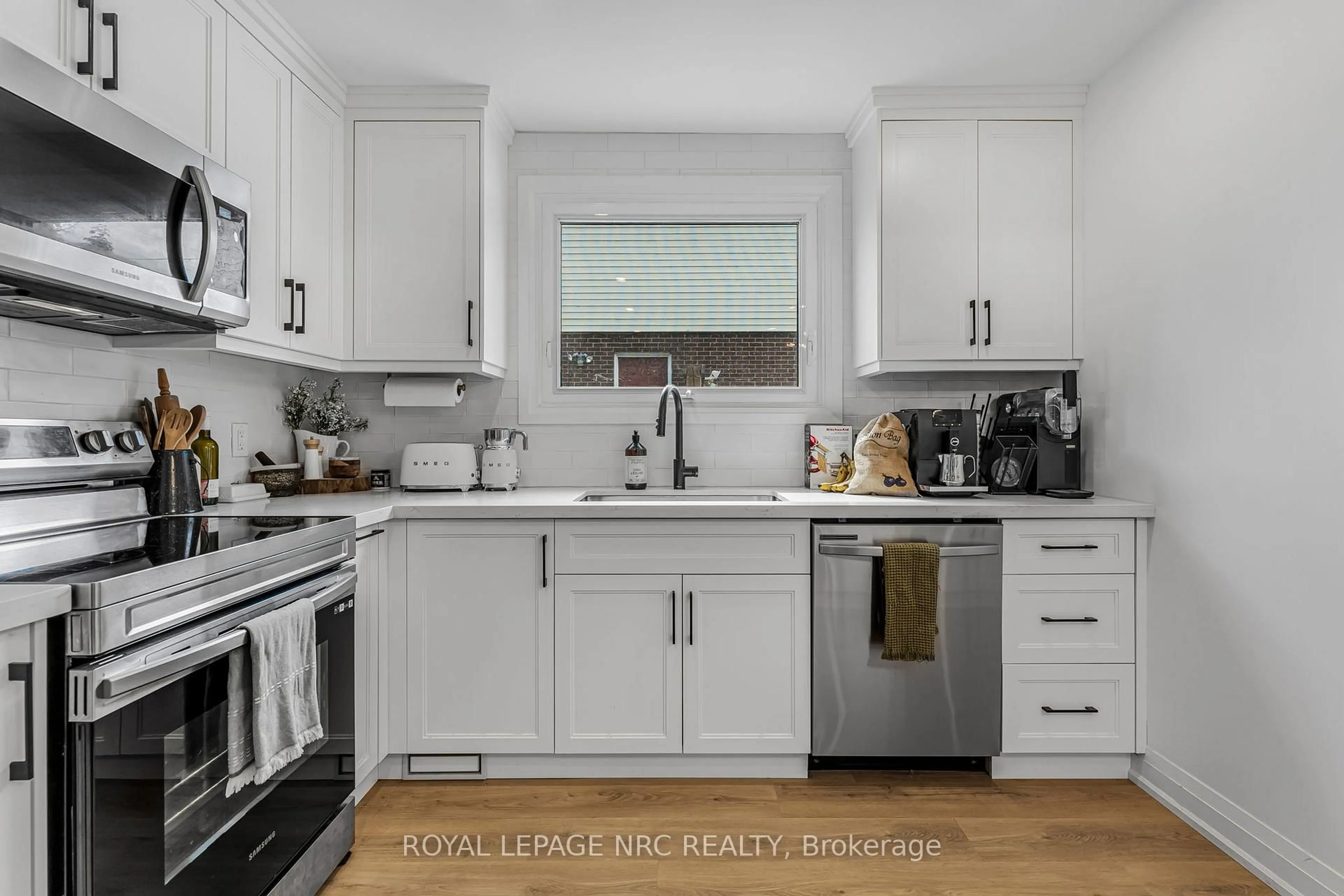 Open concept kitchen, unknown for 200 St Augustine Dr, St. Catharines Ontario L2P 3P8