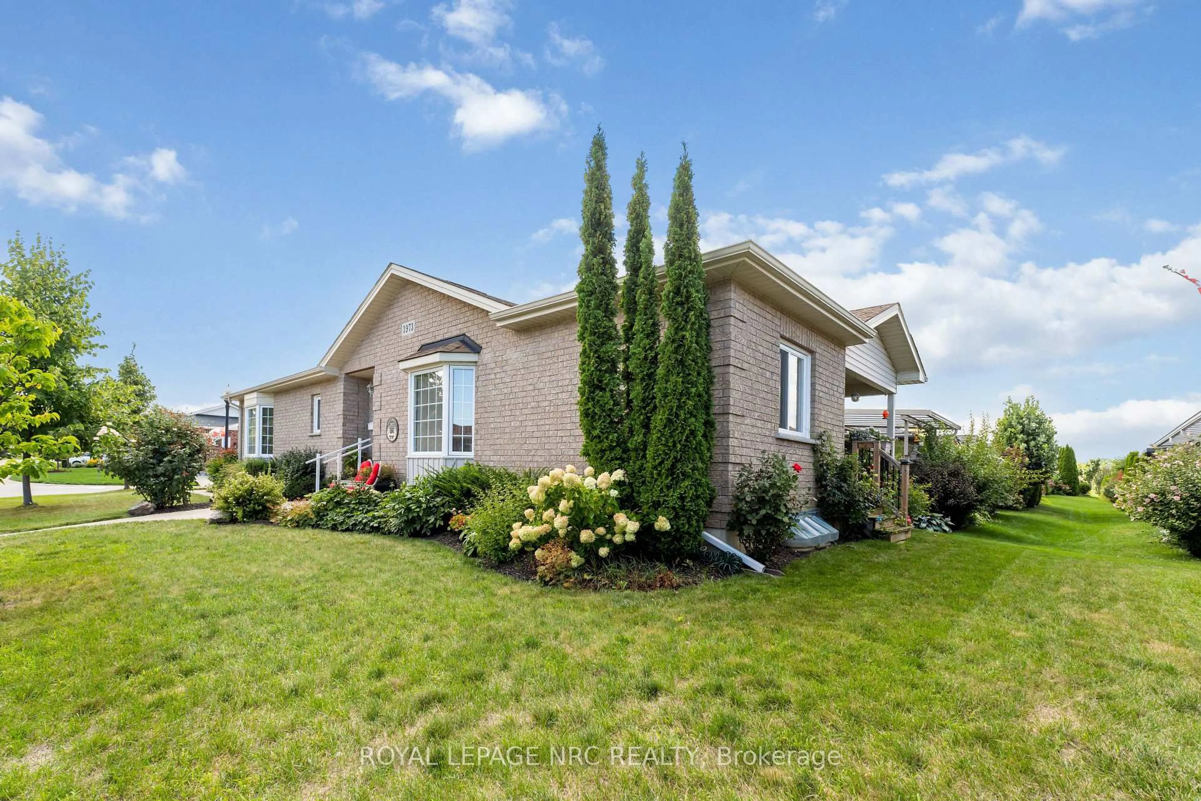 Home with brick exterior material, building for 3973 Durban Lane, Lincoln Ontario L0R 2C0