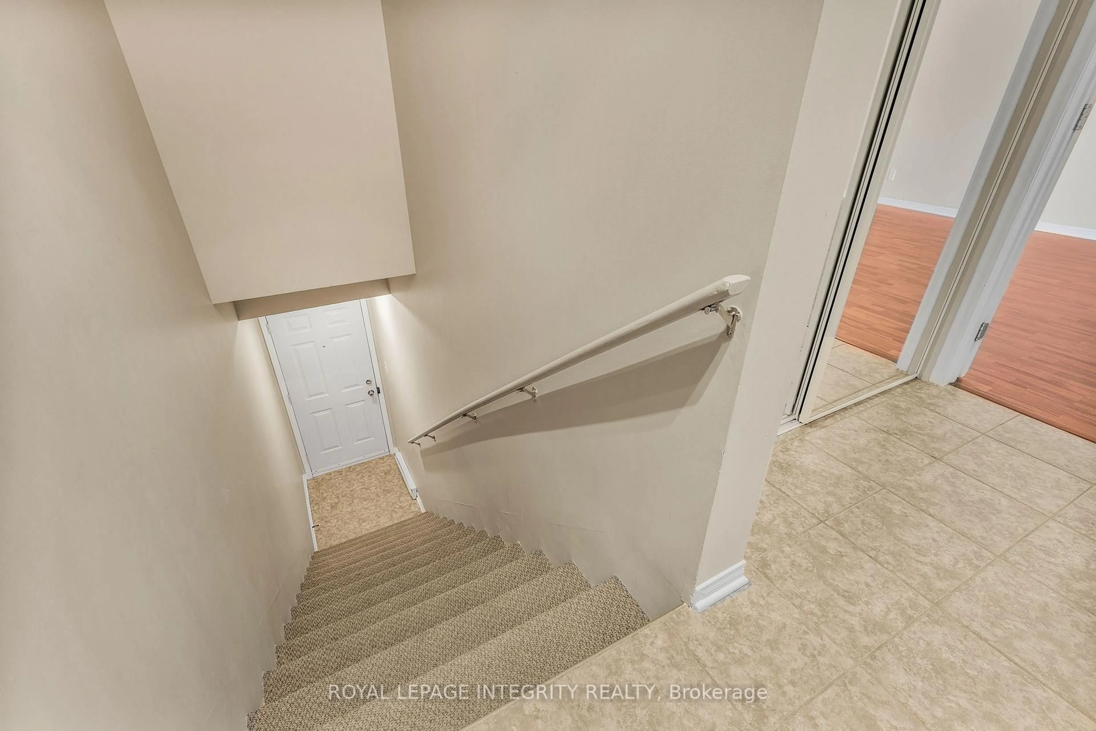 Stairs for 2923 Laurier St #403, Clarence-Rockland Ontario K4K 1T8
