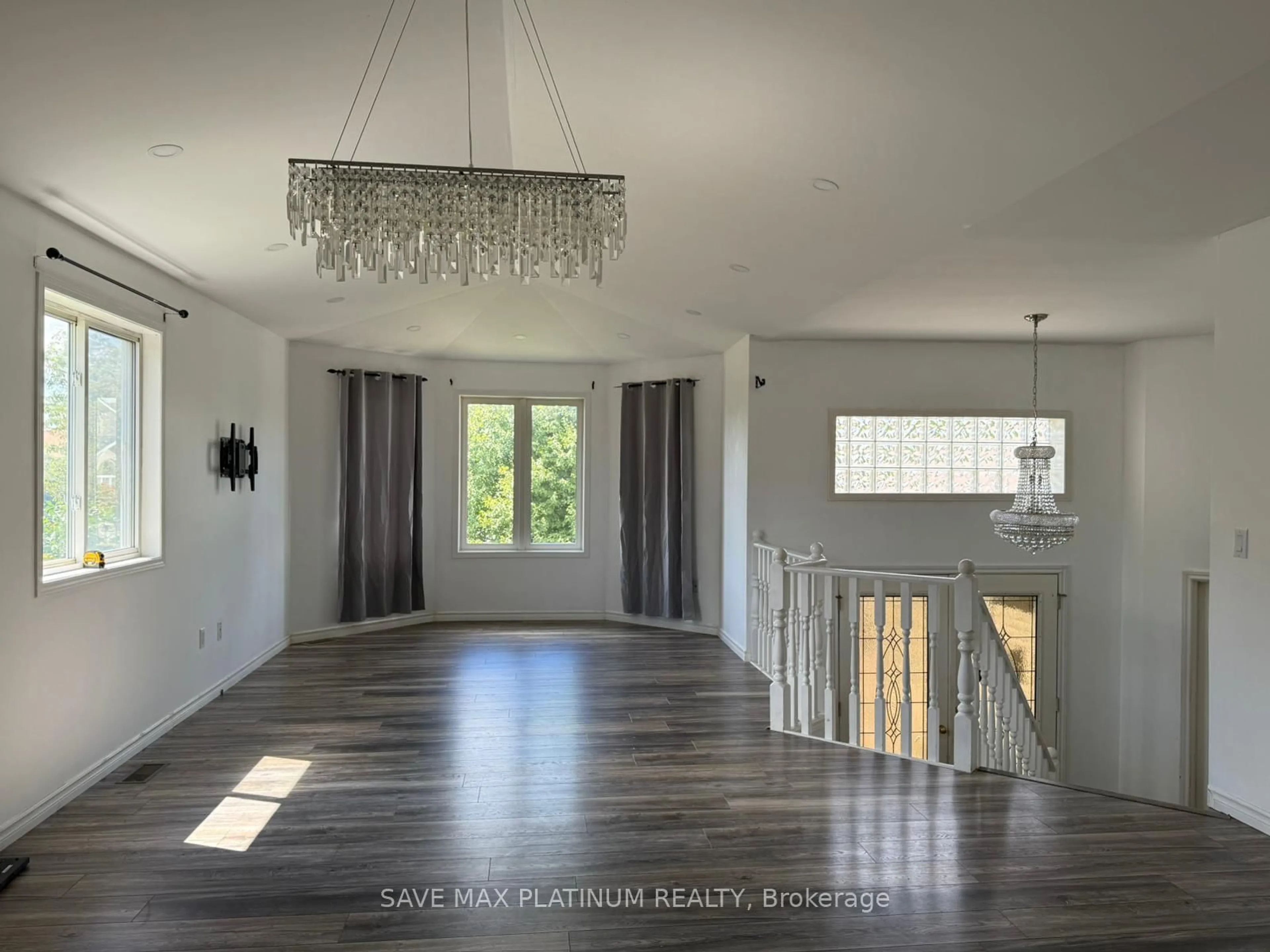 Indoor entryway for 4276 Providence Cres, Windsor Ontario N9G 2V2
