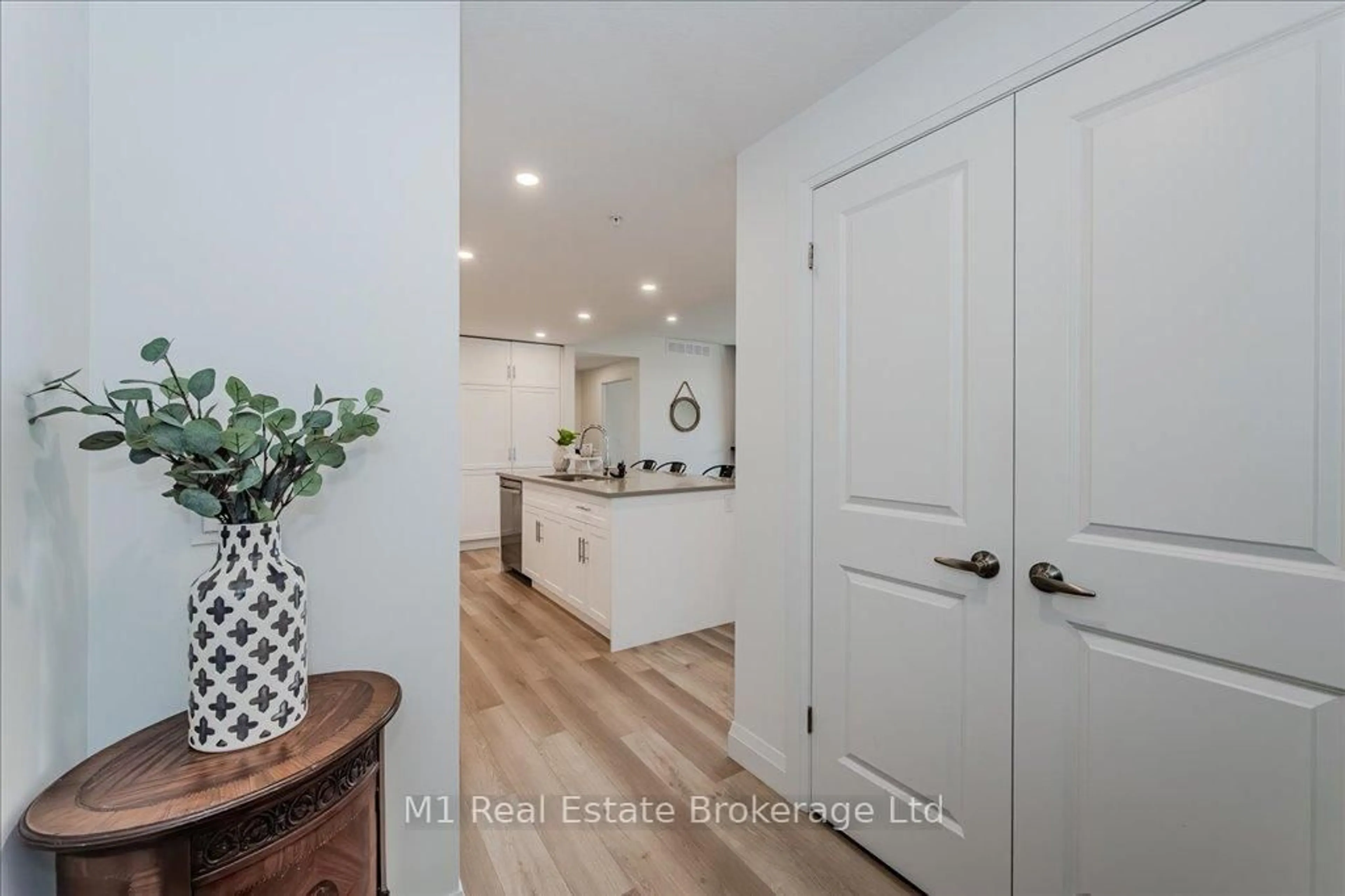 Indoor entryway for 99B Farley Rd #207, Centre Wellington Ontario N1M 0J9