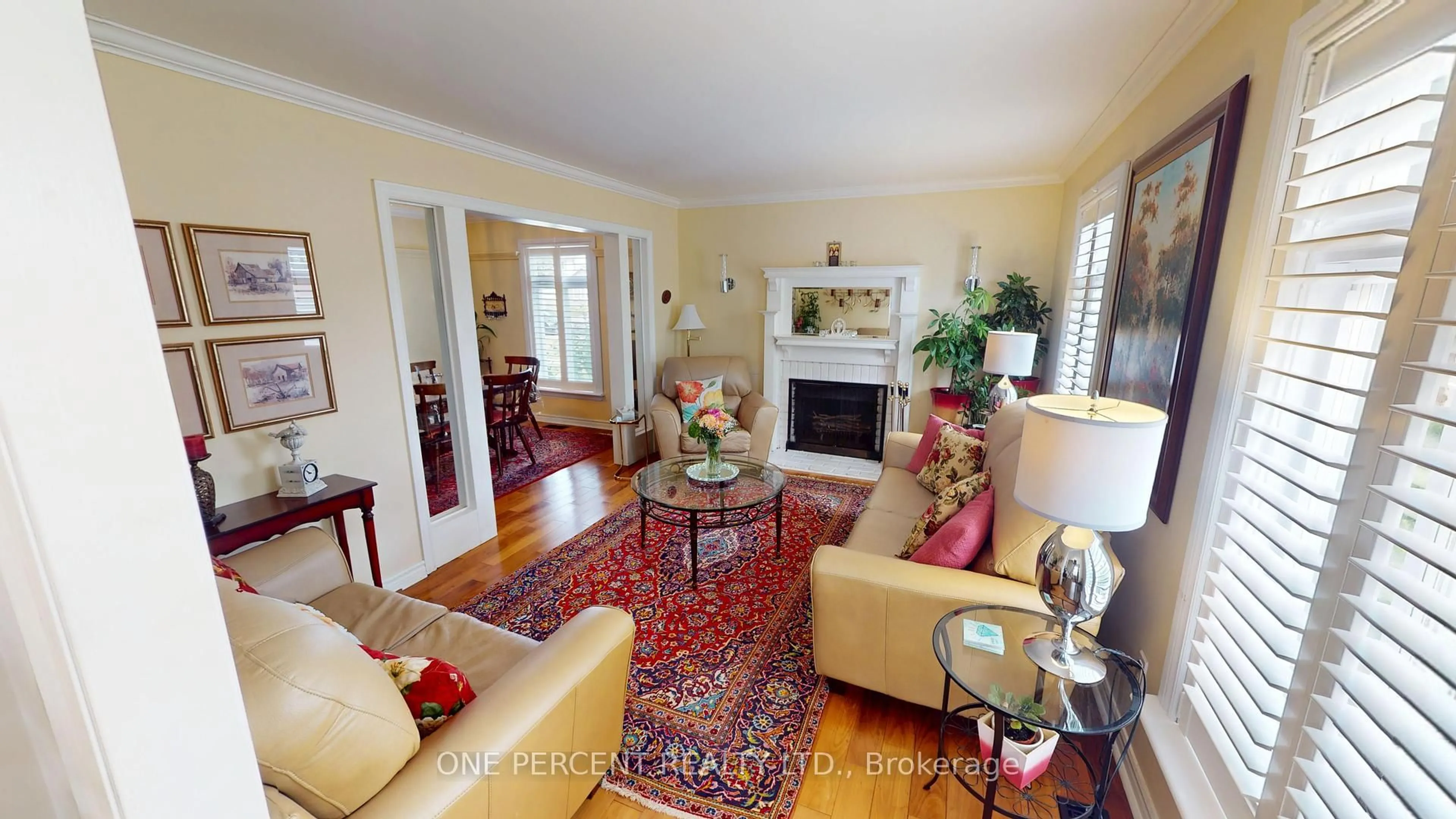 Living room with furniture, unknown for 1 Dunbar Cres, St. Catharines Ontario L2W 1A6