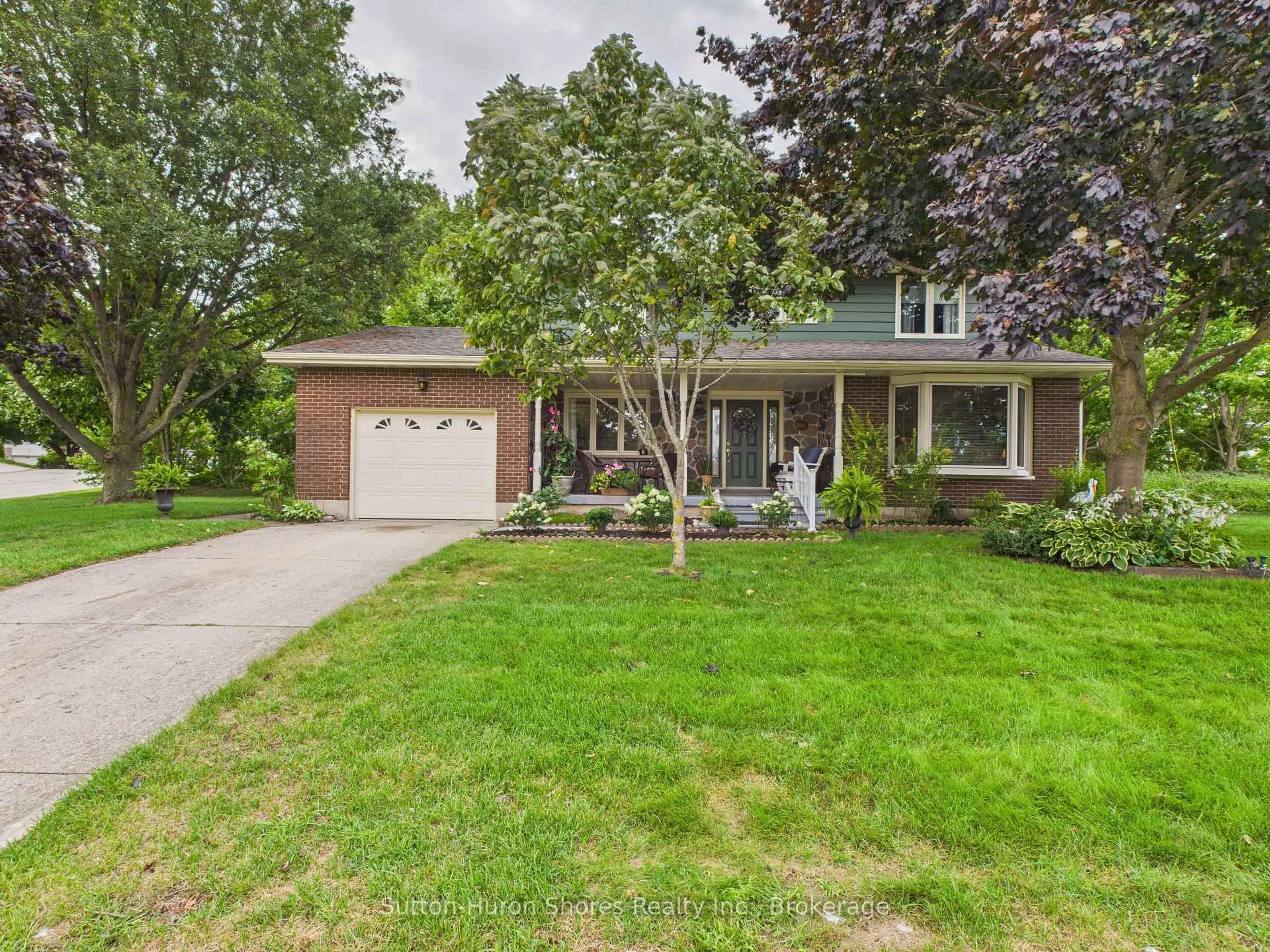 Unknown for 341 Wellington St, Saugeen Shores Ontario N0H 2C4
