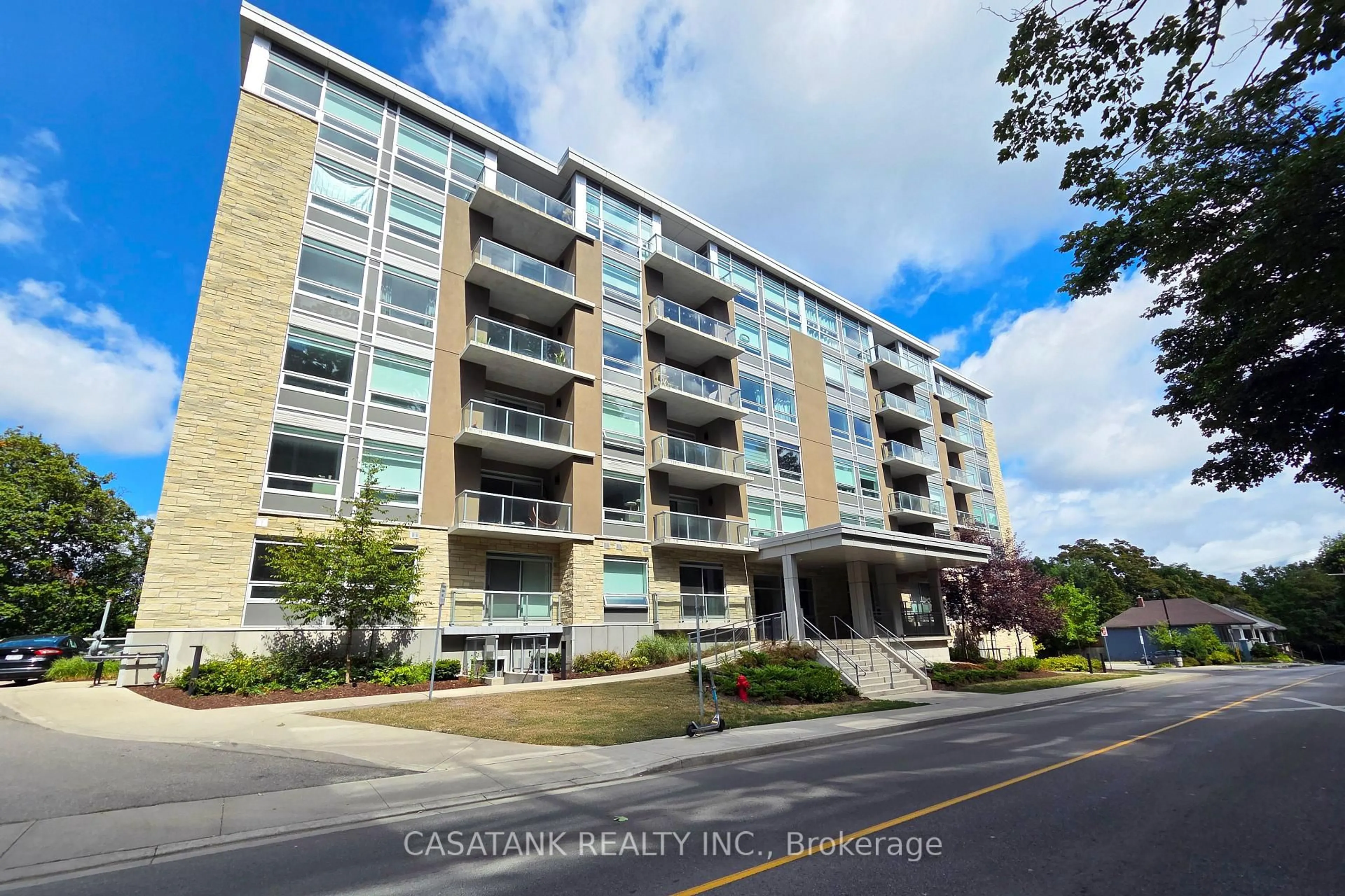 Unknown for 479 Charlton Ave #408, Hamilton Ontario L8N 1Z4