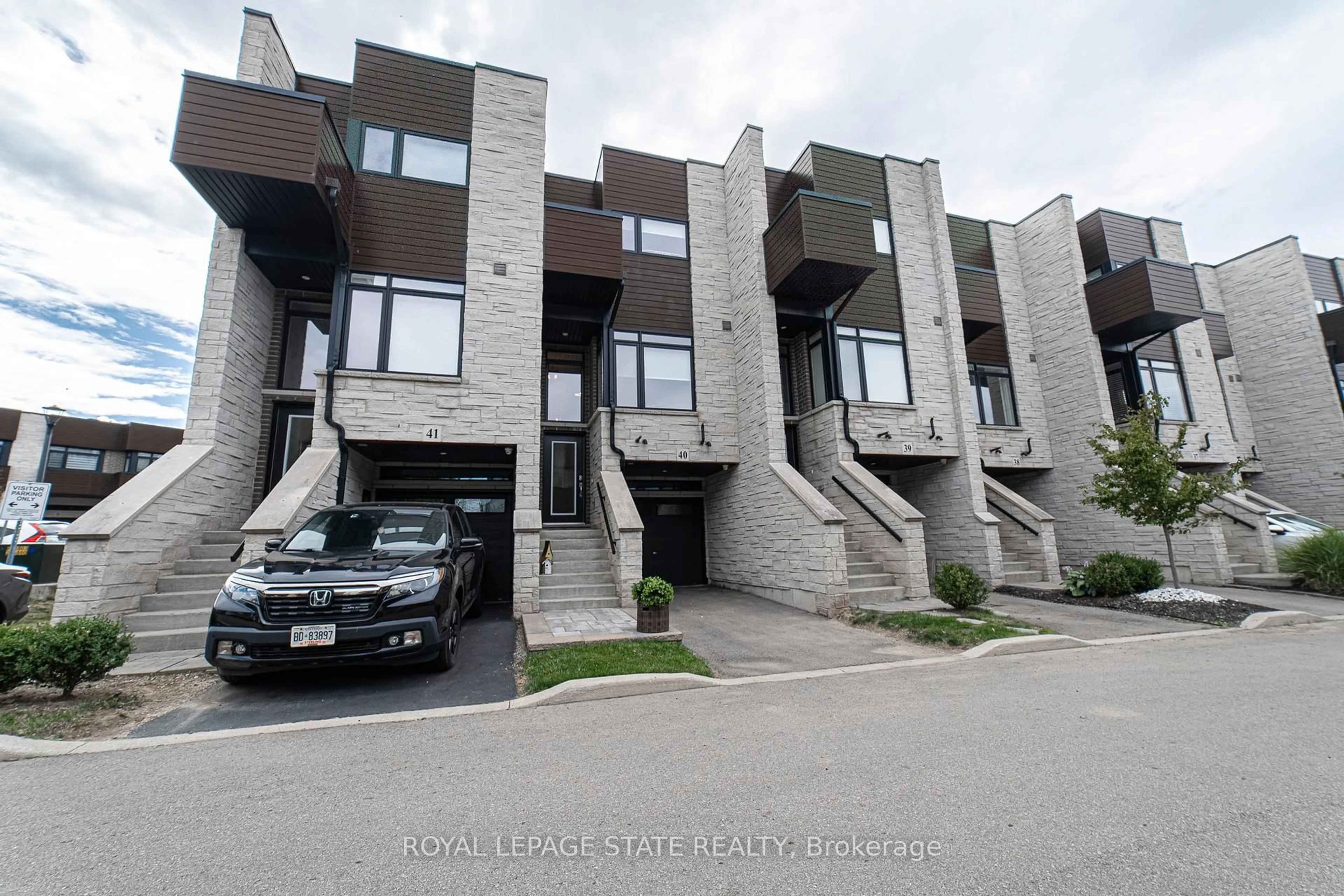 Unknown for 35 Midhurst Hts #40, Hamilton Ontario L8J 0K9