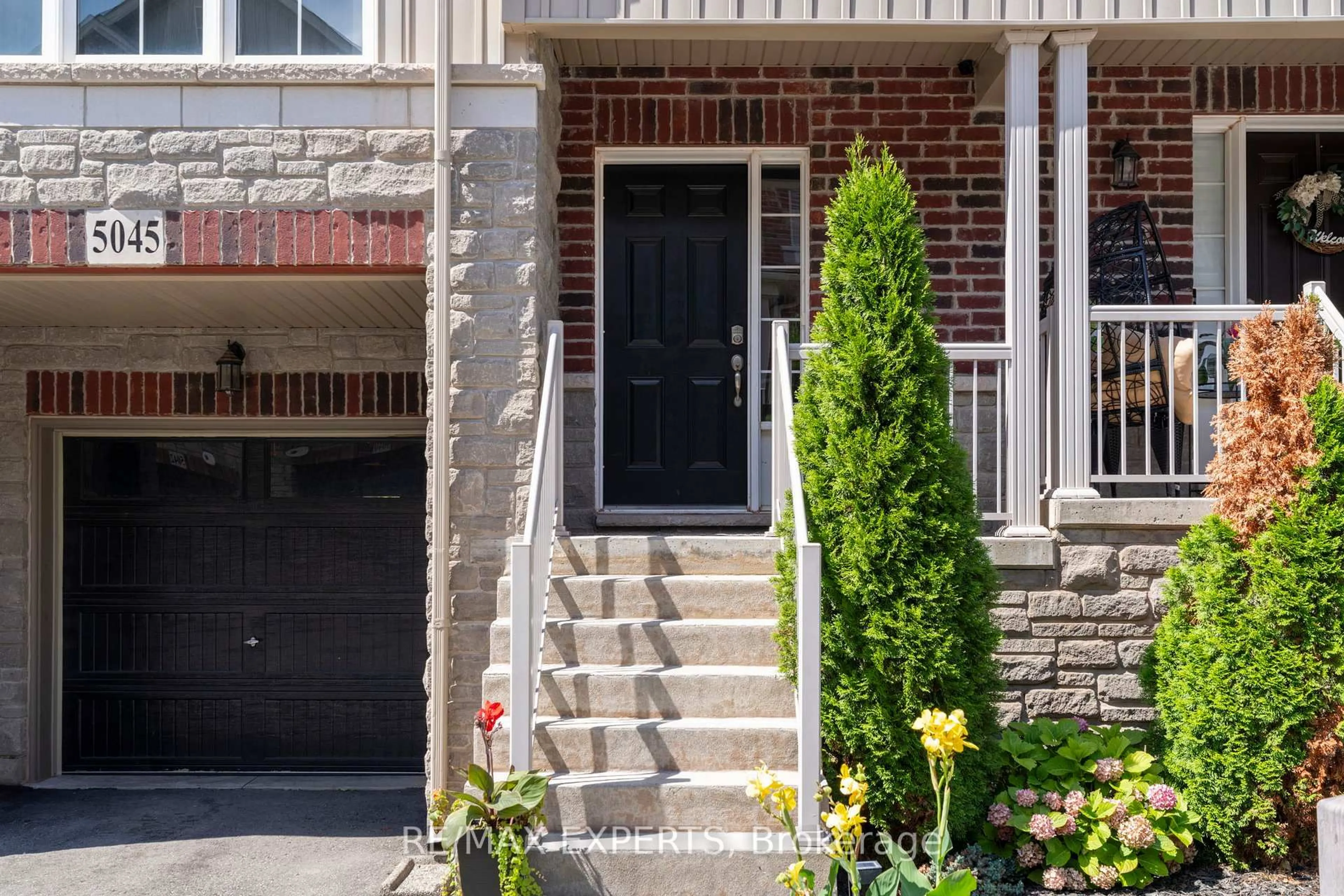 Unknown for 5045 DeSantis Dr, Lincoln Ontario L3J 1W3