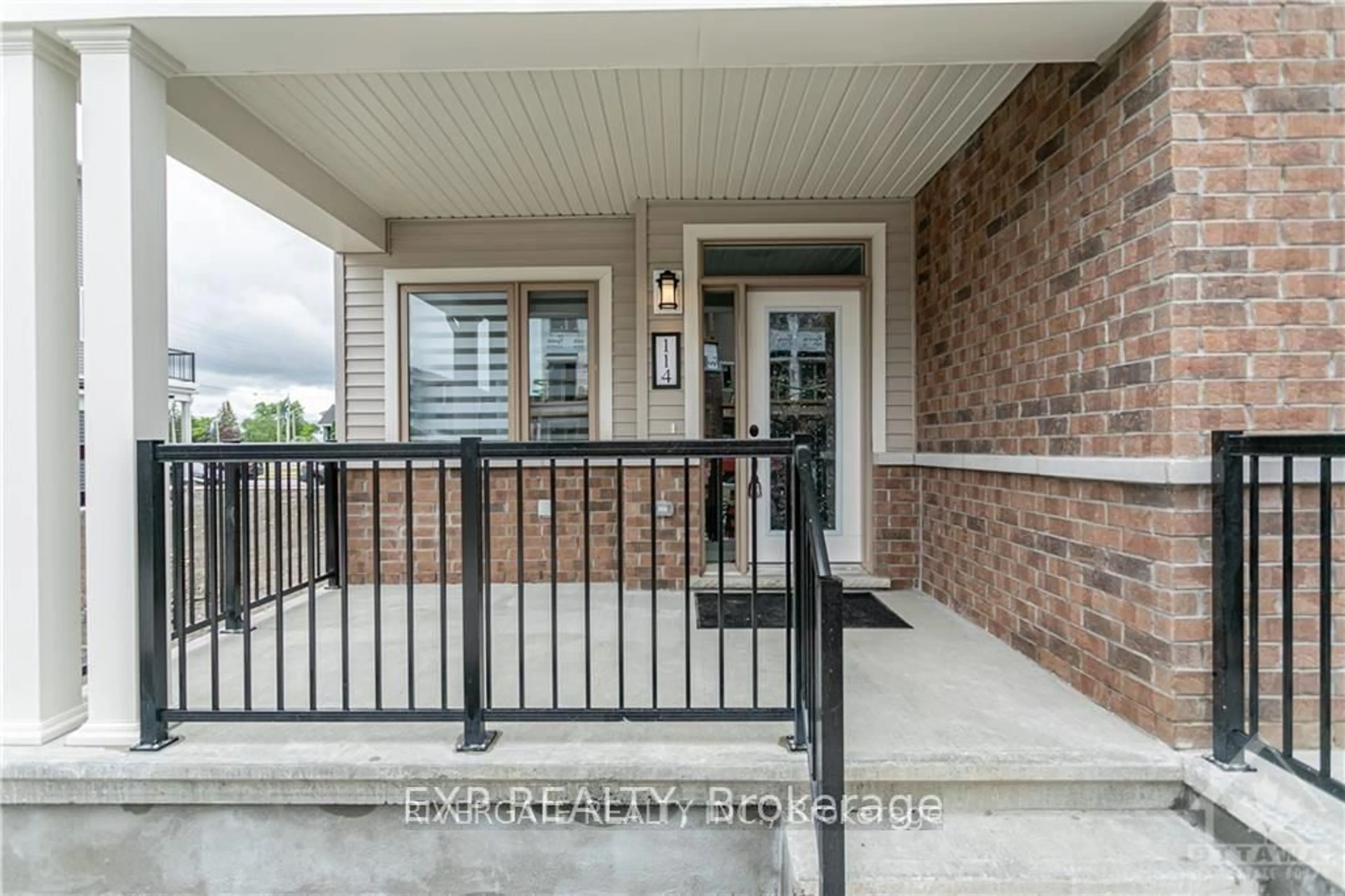 Indoor entryway for 114 Lapland Private #53, Ottawa Ontario K2V 0S5