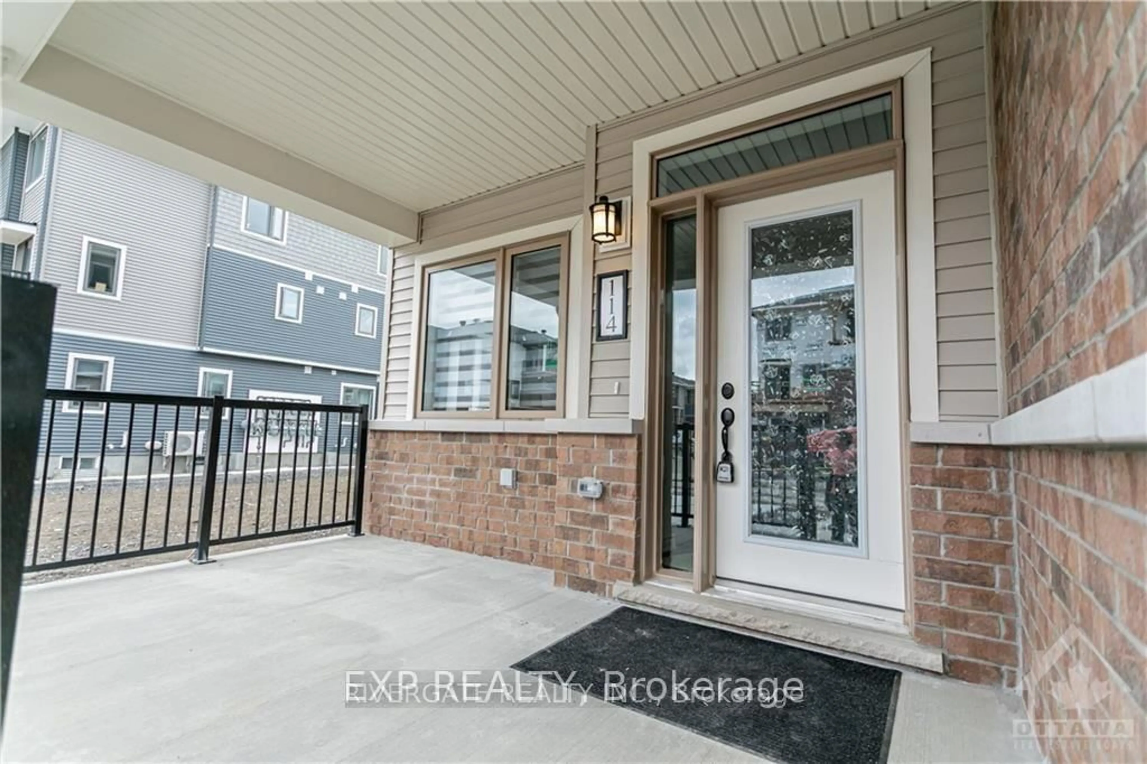 Indoor entryway for 114 Lapland Private #53, Ottawa Ontario K2V 0S5