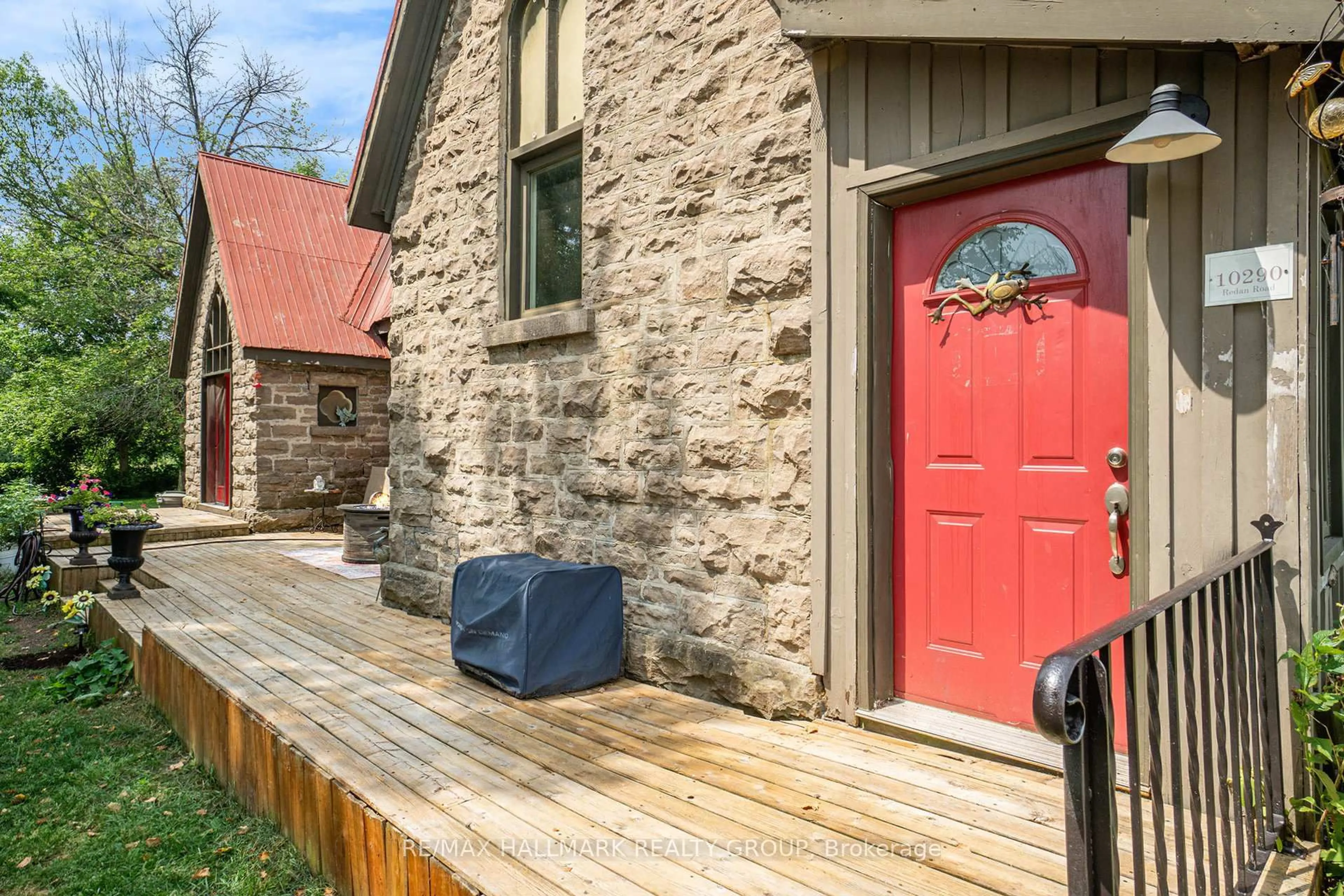 Indoor entryway for 10290 Redan Rd, Elizabethtown-Kitley Ontario K0G 1R0