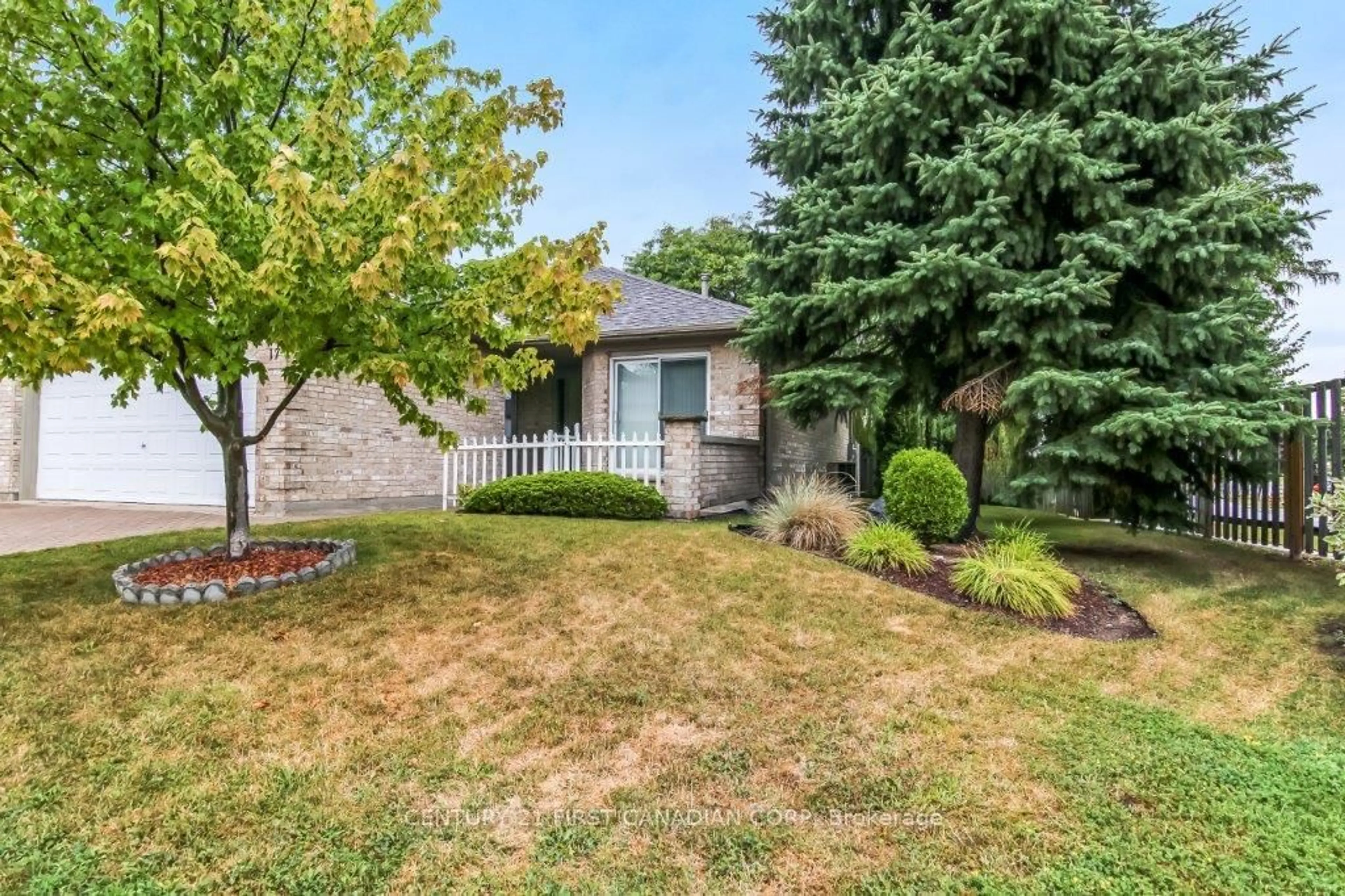 Unknown for 825 Shelborne St #17, London South Ontario N5Z 5B7