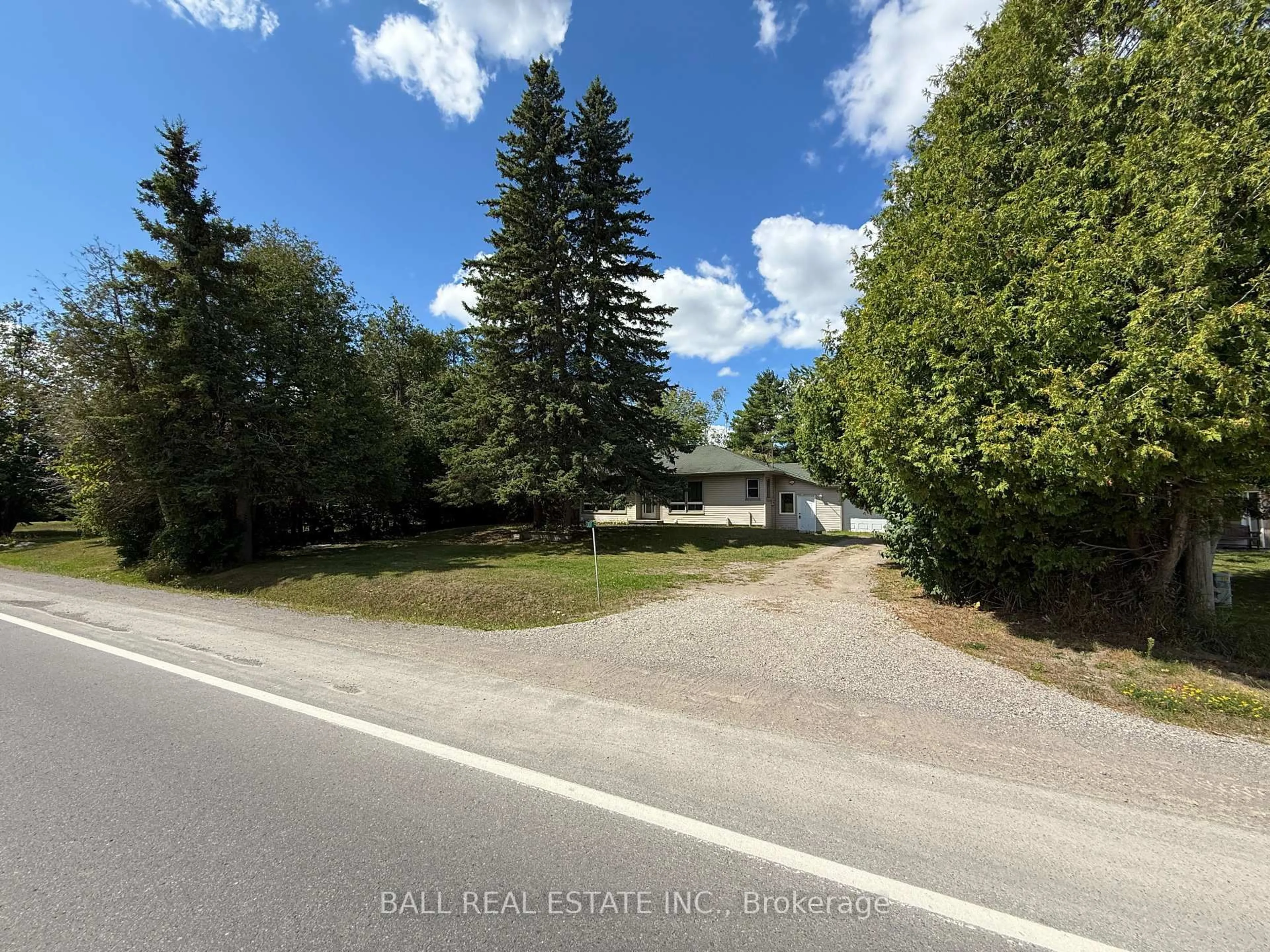 A pic from outside/outdoor area/front of a property/back of a property/a pic from drone, street for 3017 Lakefield Rd, Selwyn Ontario K0L 2H0