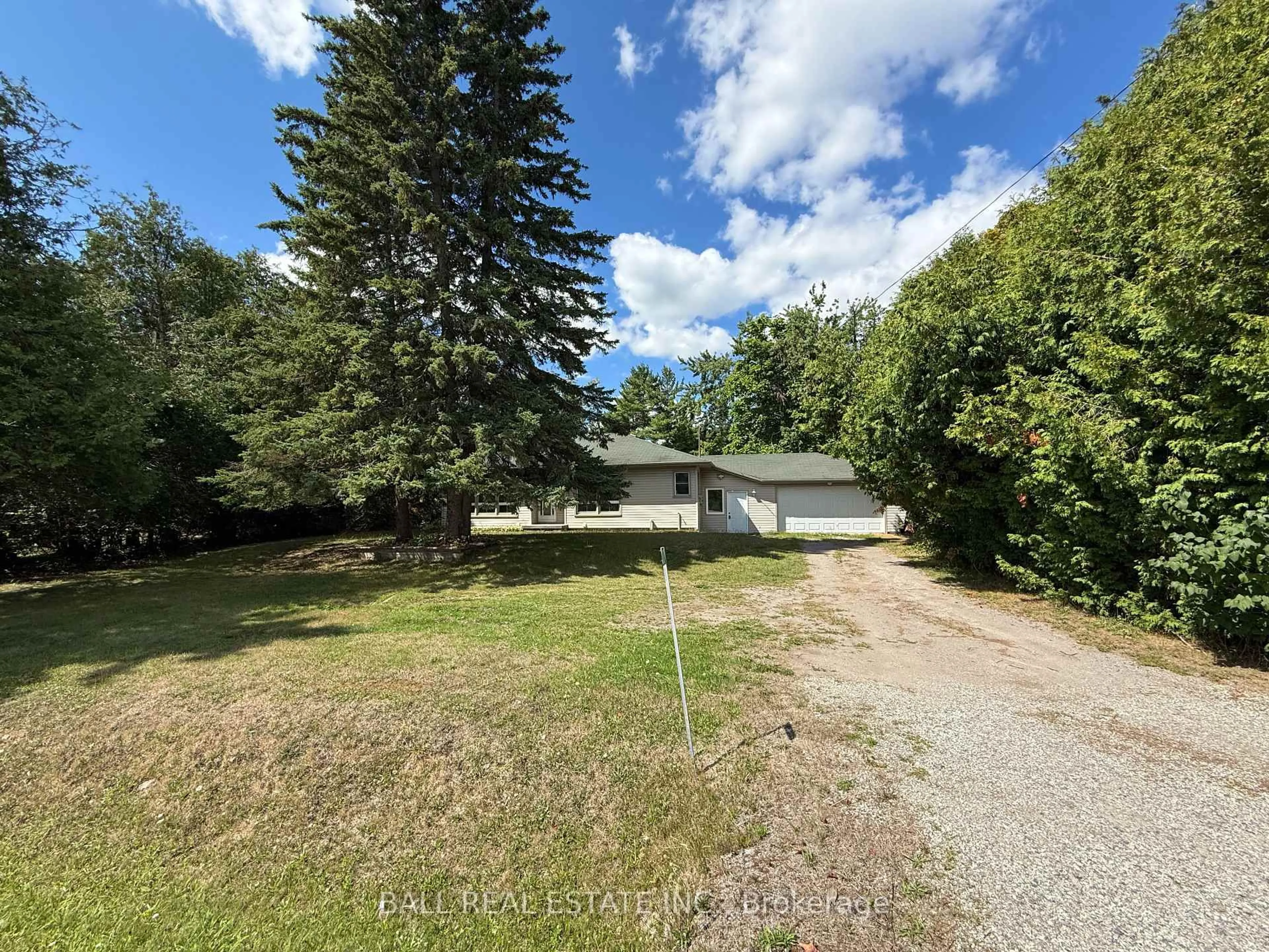 A pic from outside/outdoor area/front of a property/back of a property/a pic from drone, unknown for 3017 Lakefield Rd, Selwyn Ontario K0L 2H0