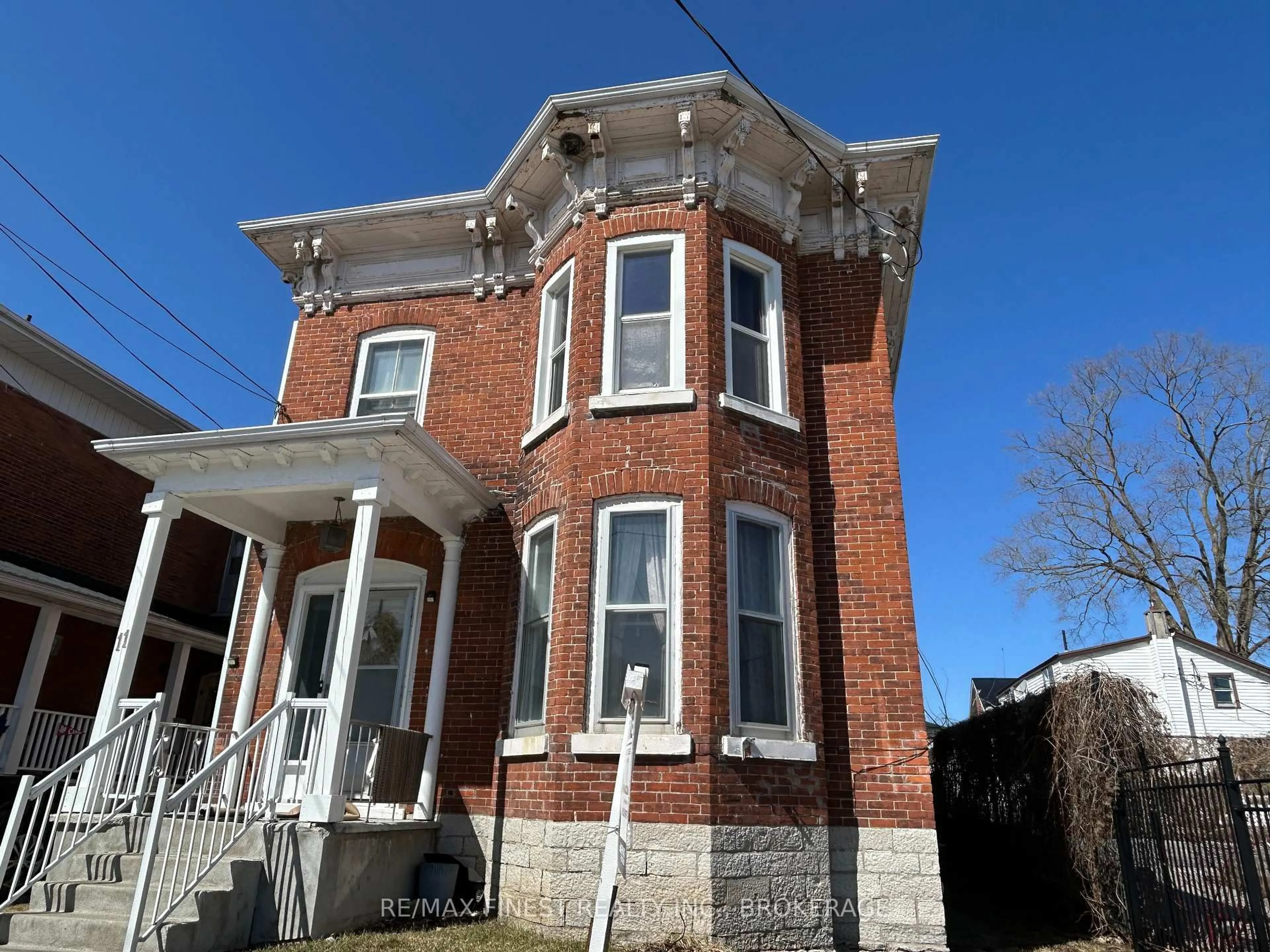 Home with brick exterior material, building for 11 Bridge St #west, Greater Napanee Ontario K7R 2C2