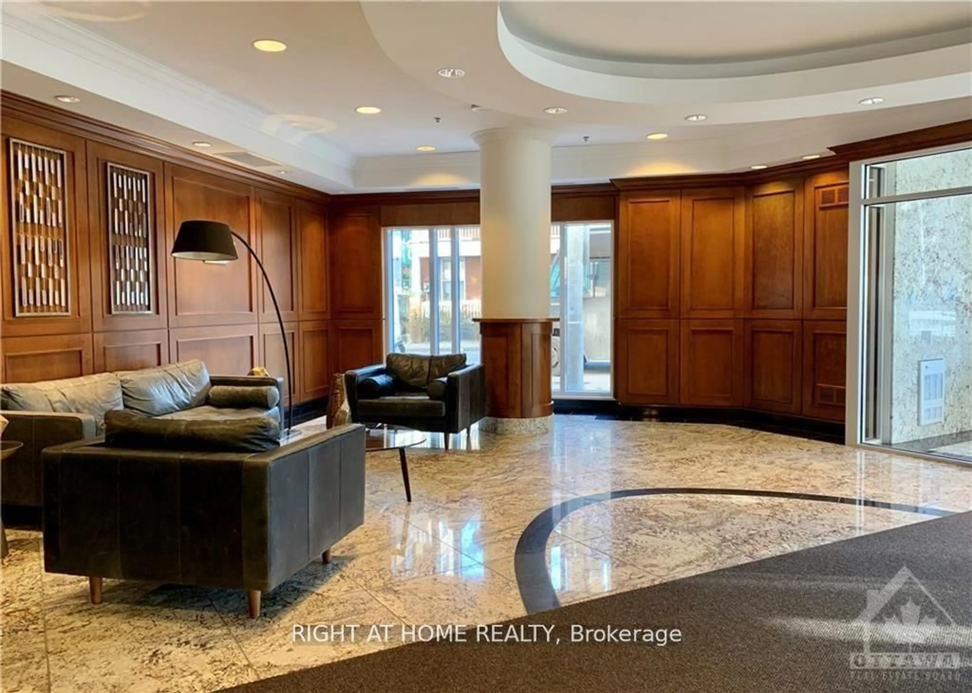 Lobby for 242 Rideau St #709, Ottawa Ontario K1N 0B7