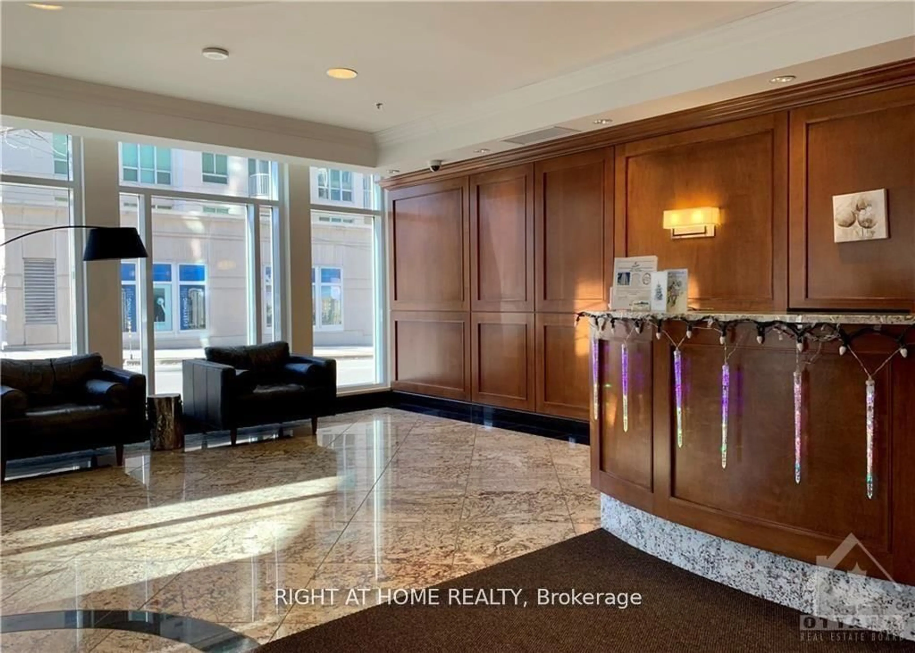 Lobby for 242 Rideau St #709, Ottawa Ontario K1N 0B7