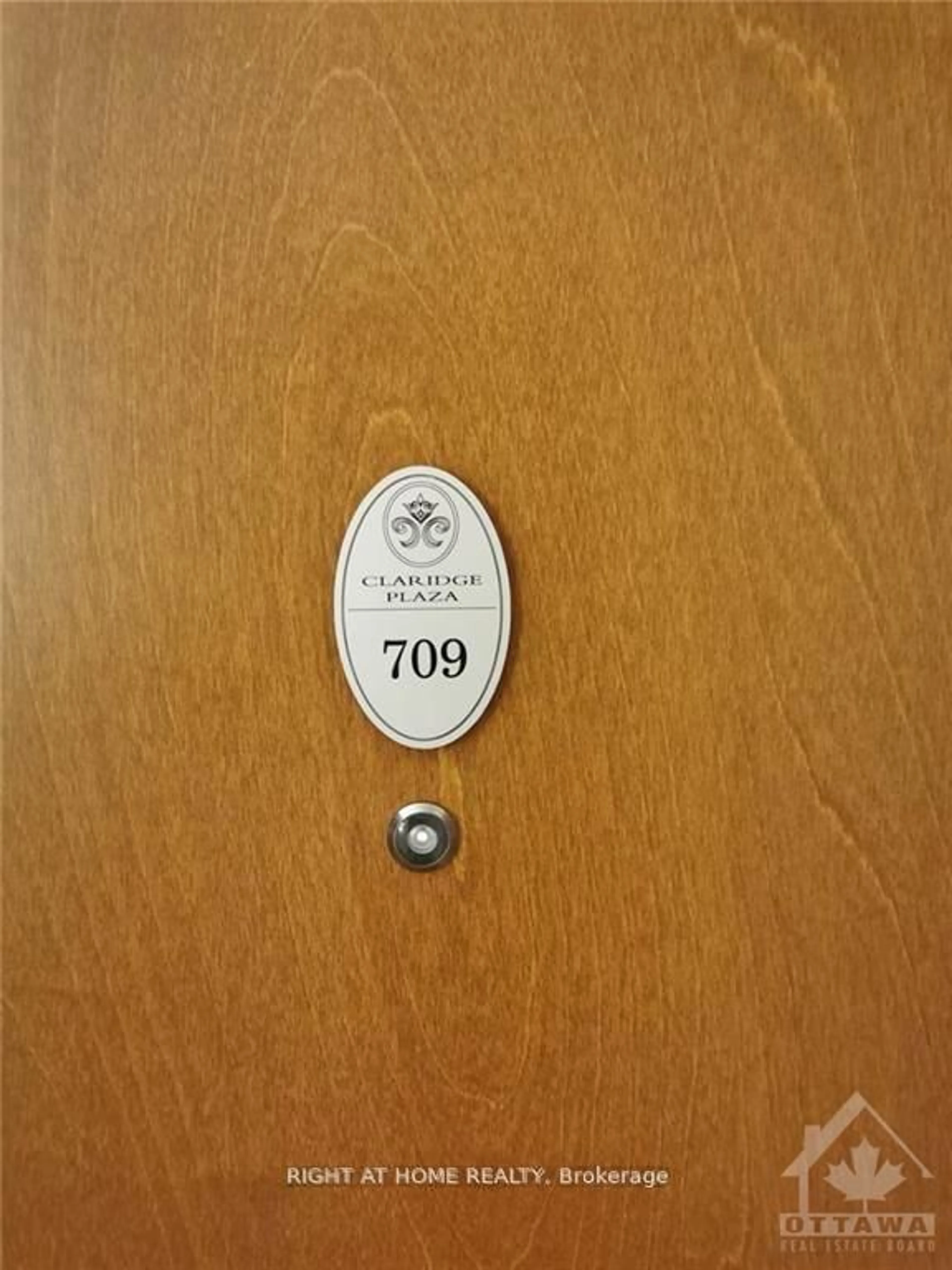 A pic of a room for 242 Rideau St #709, Ottawa Ontario K1N 0B7
