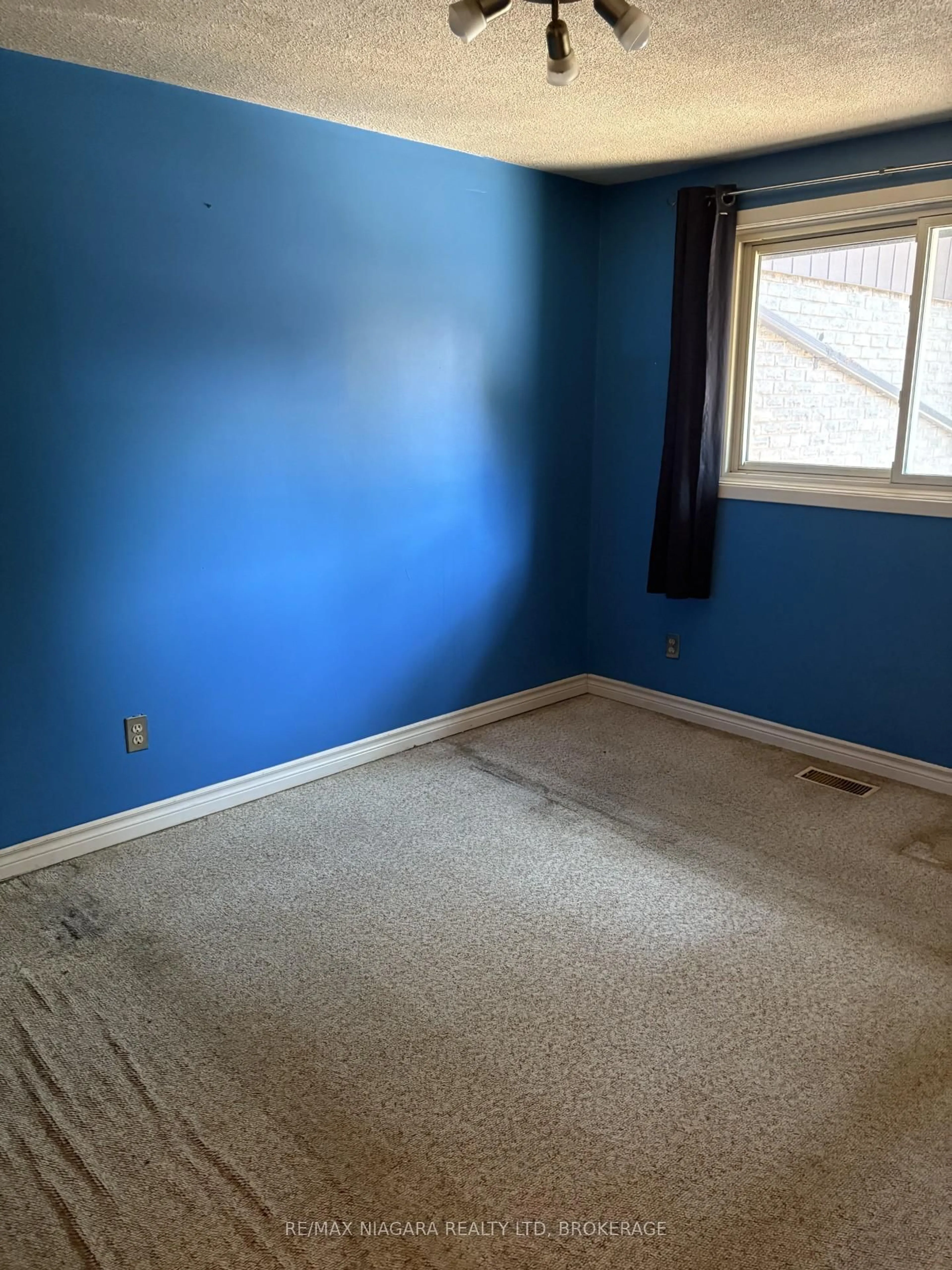 A pic of a room for 151 Linwell Rd #15, St. Catharines Ontario L2N 6P3