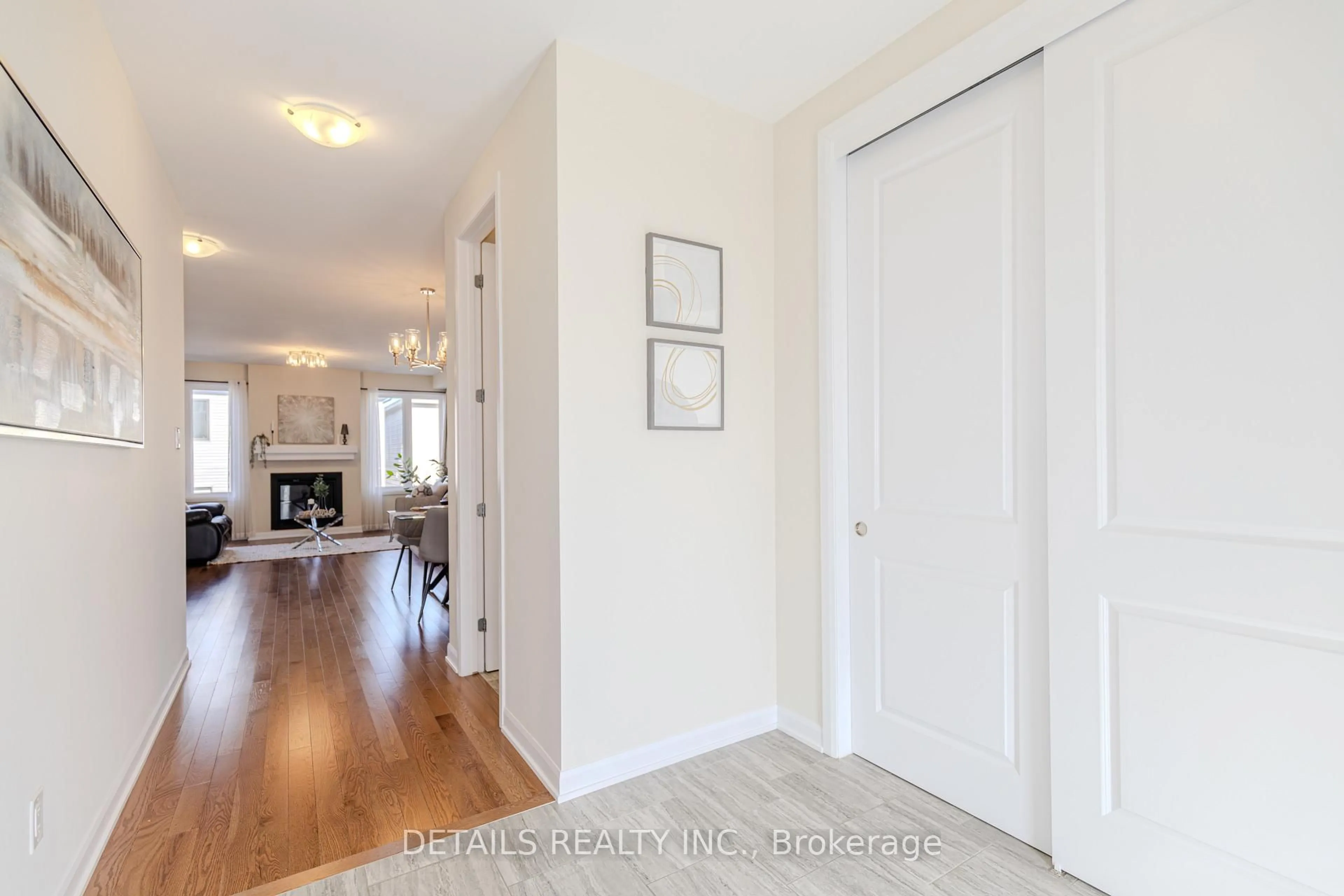 Indoor entryway for 2602 River Mist Rd, Ottawa Ontario K2J 6W2