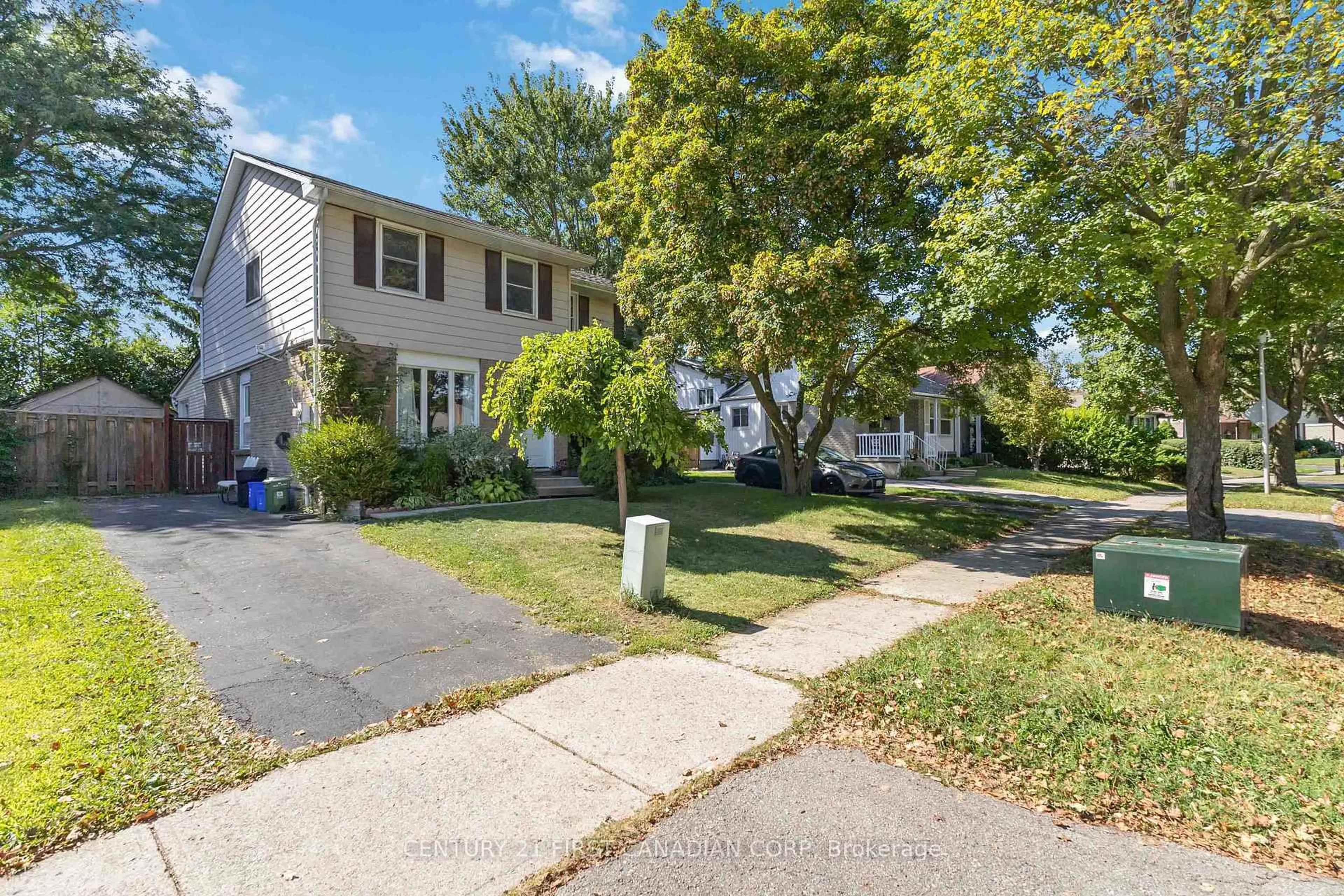 A pic from outside/outdoor area/front of a property/back of a property/a pic from drone, street for 37 Elvira Cres, London South Ontario N6E 2N1