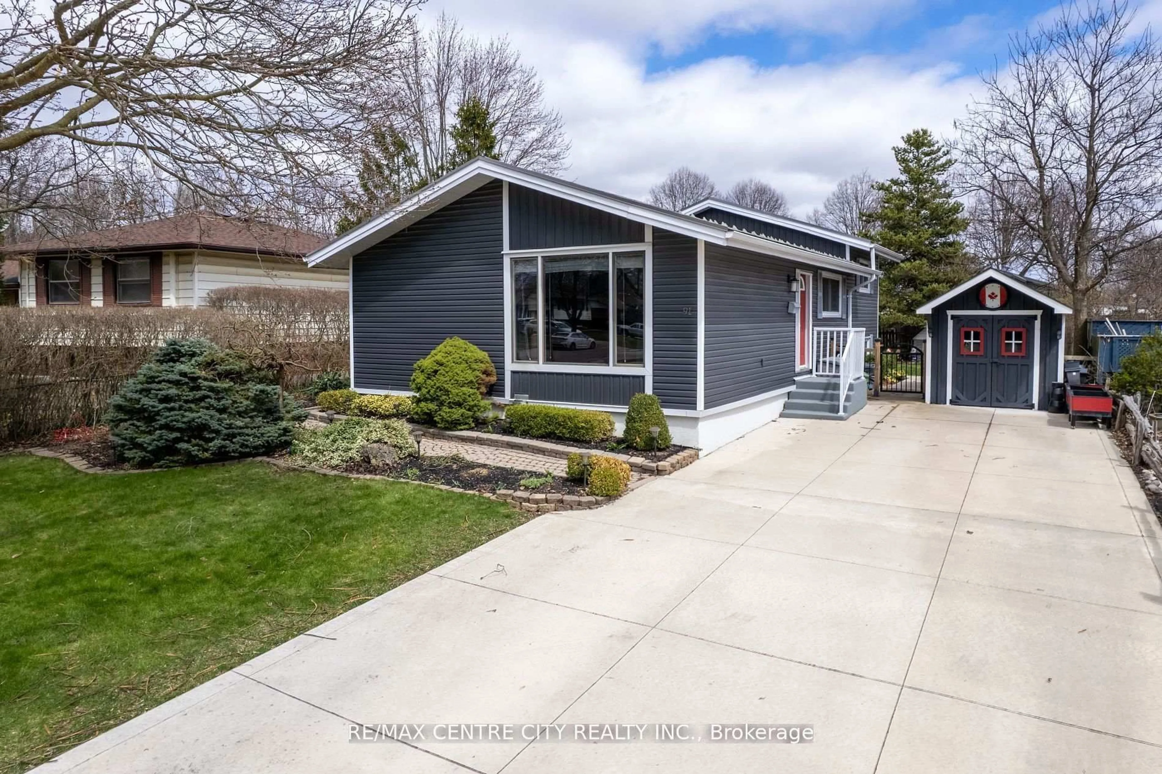 Home with vinyl exterior material, street for 91 Metcalfe Cres, London South Ontario N6E 1H8