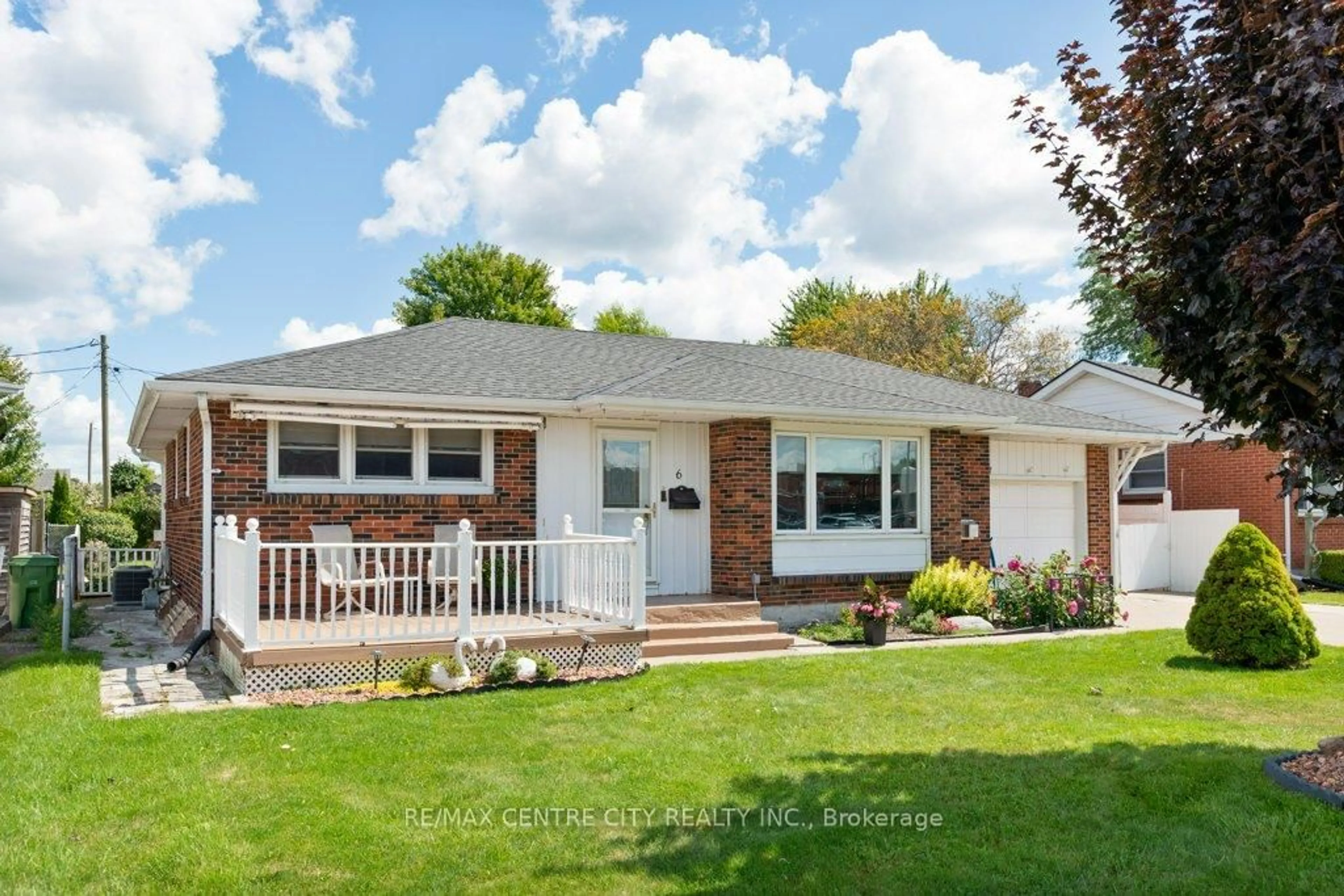 Home with vinyl exterior material, street for 6 Wood St, St. Thomas Ontario N5R 4K9