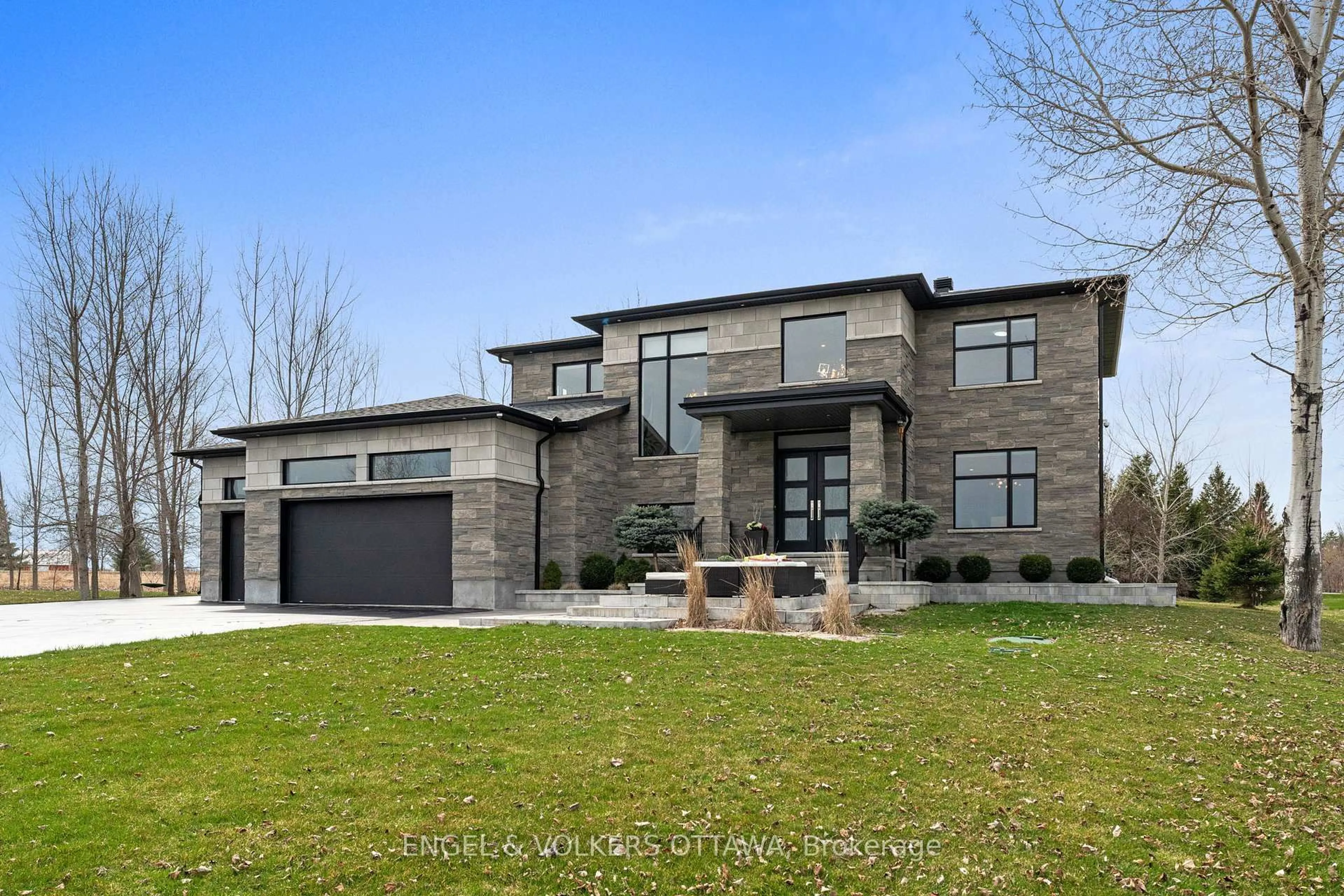 Home with brick exterior material, street for 532 Leimerk Crt, Ottawa Ontario K4M 0E8