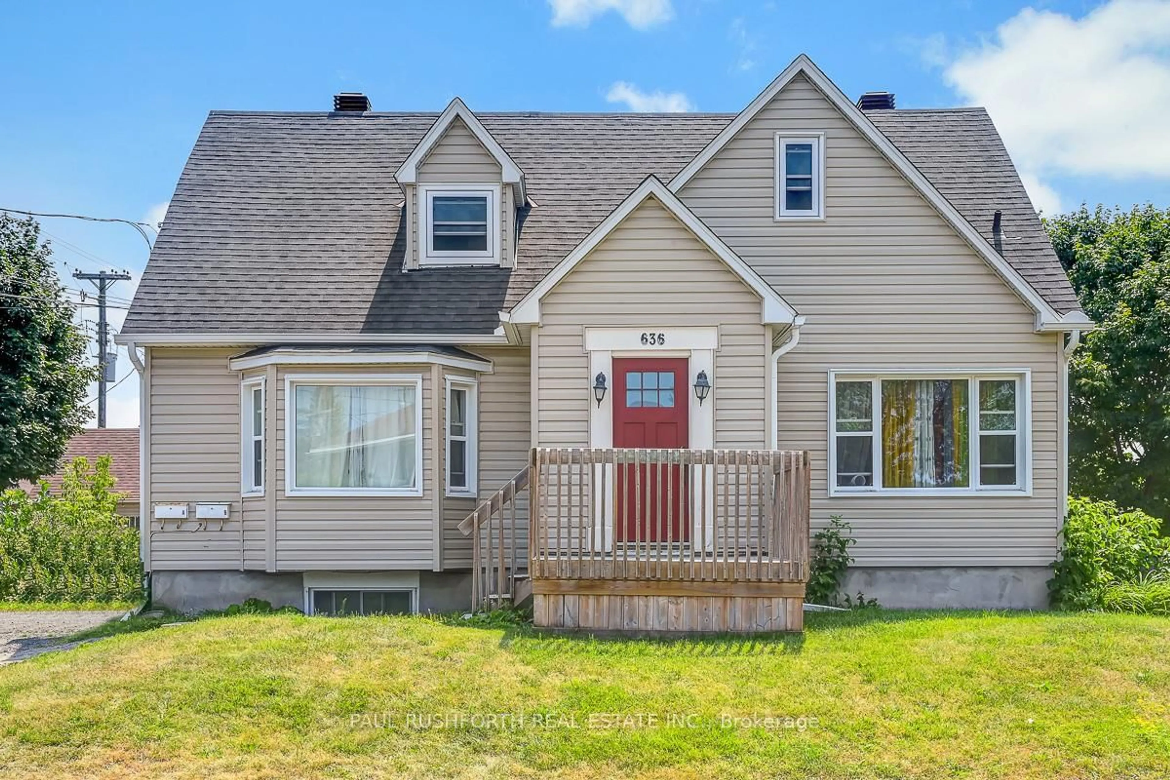 Home with vinyl exterior material, street for 636 Clarke Ave, Ottawa Ontario K1K 0Y5