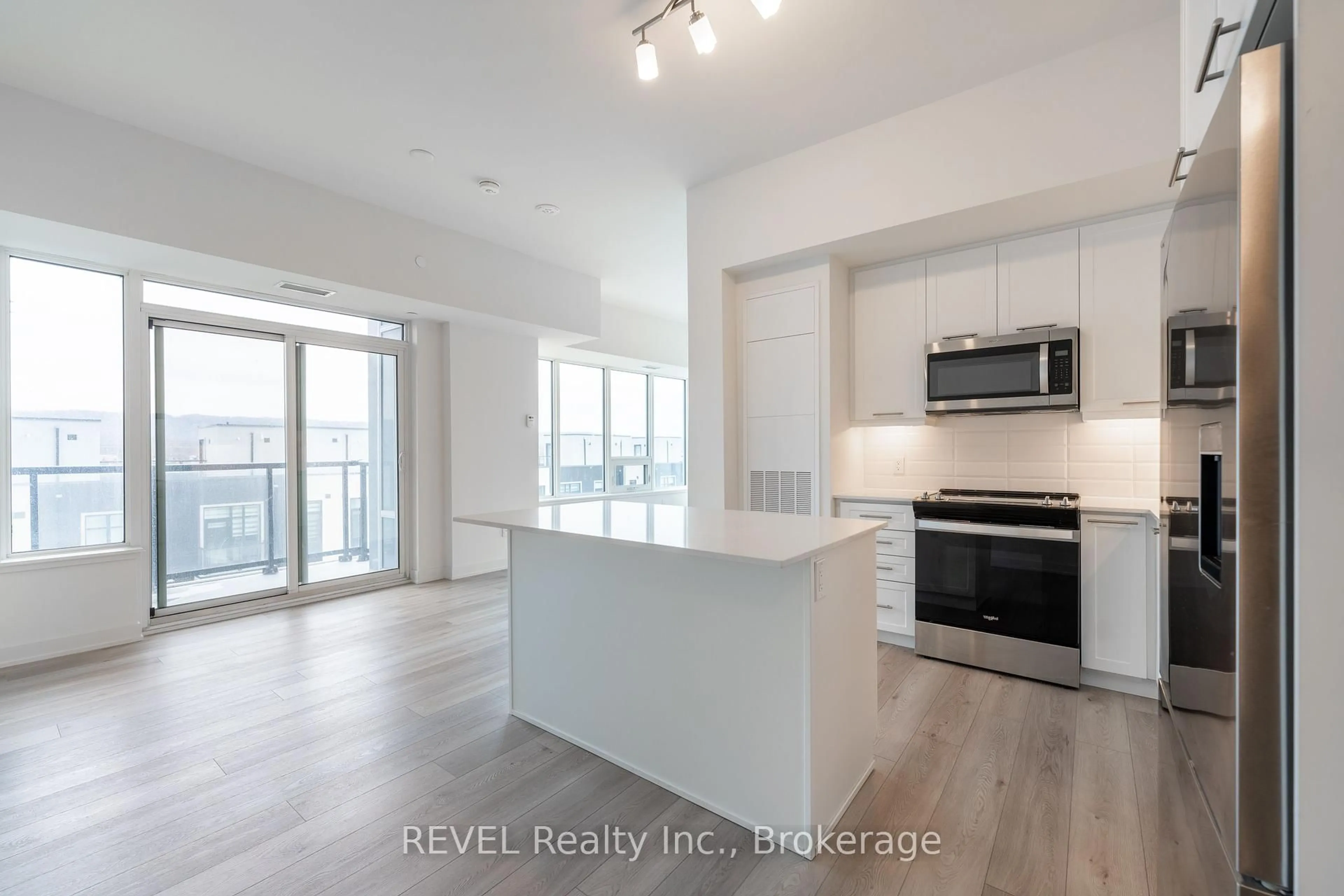 Open concept kitchen, unknown for 385 Winston Rd #402, Grimsby Ontario L3M 4E8