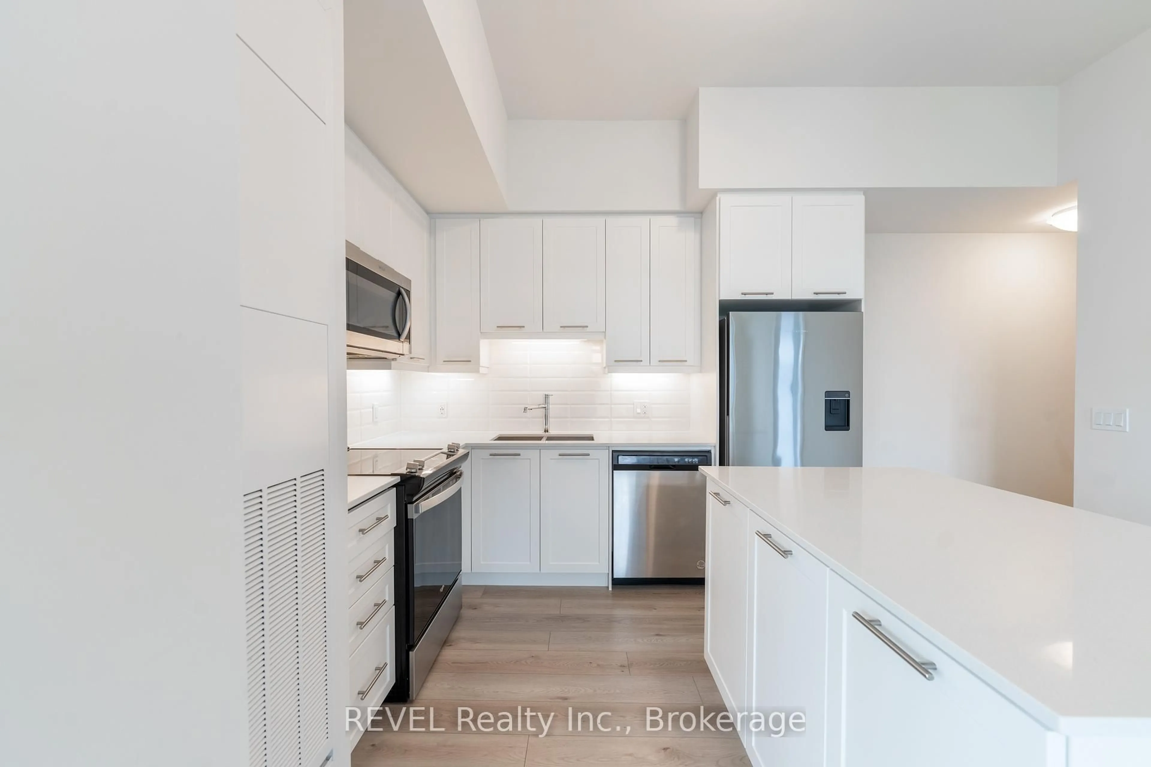 Unknown for 385 Winston Rd #402, Grimsby Ontario L3M 4E8
