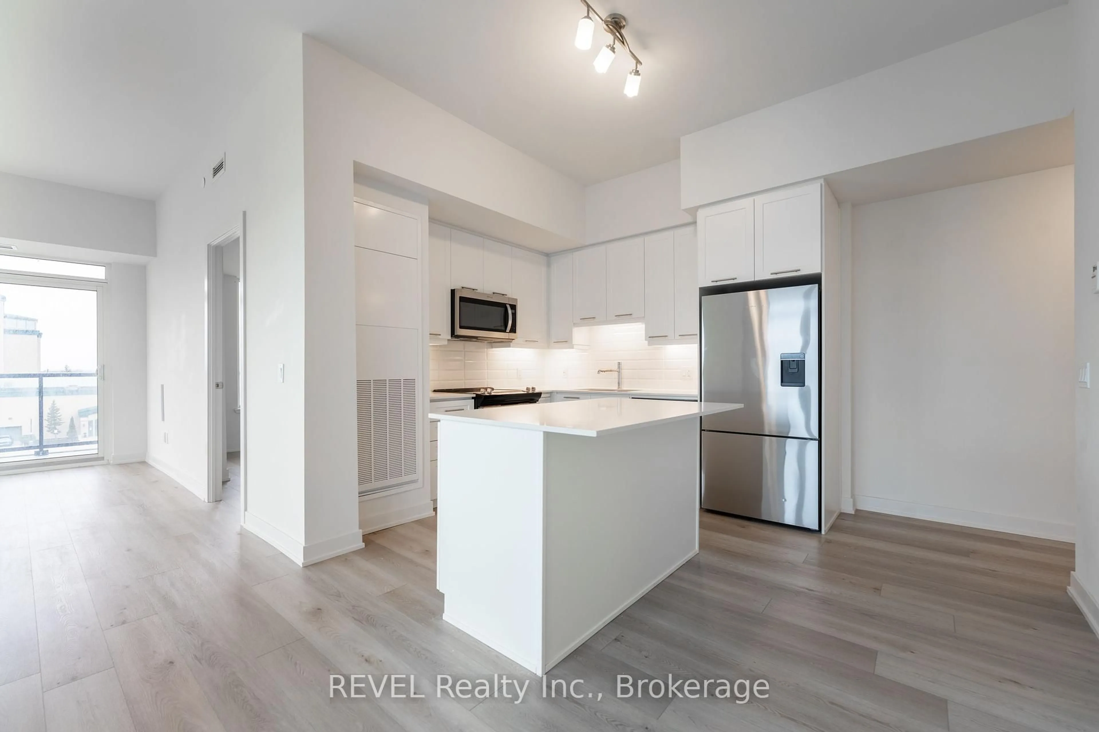 Open concept kitchen, unknown for 385 Winston Rd #402, Grimsby Ontario L3M 4E8