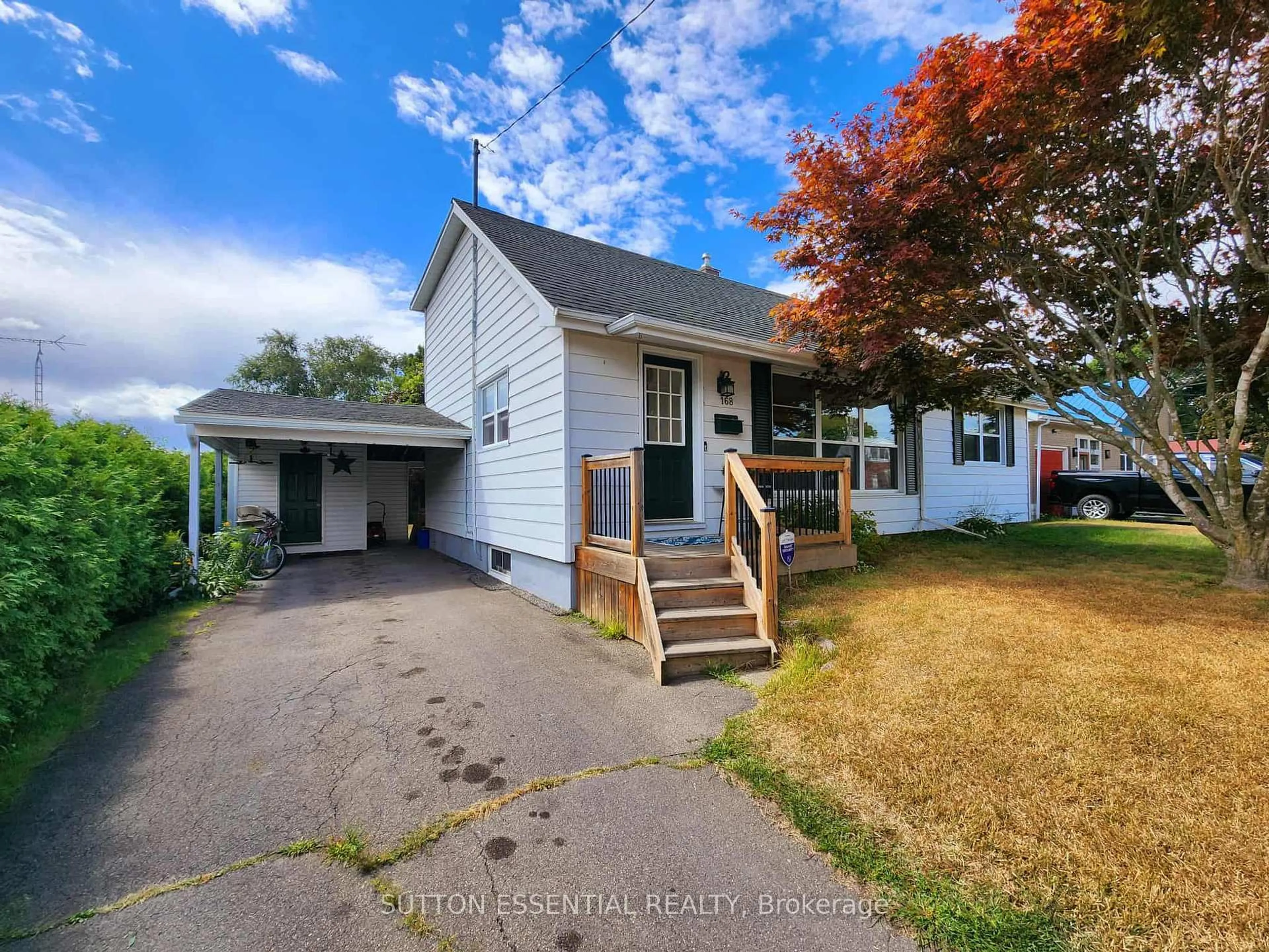 A pic from outside/outdoor area/front of a property/back of a property/a pic from drone, street for 168 Ferguson Dr, Brockville Ontario K6V 4R6