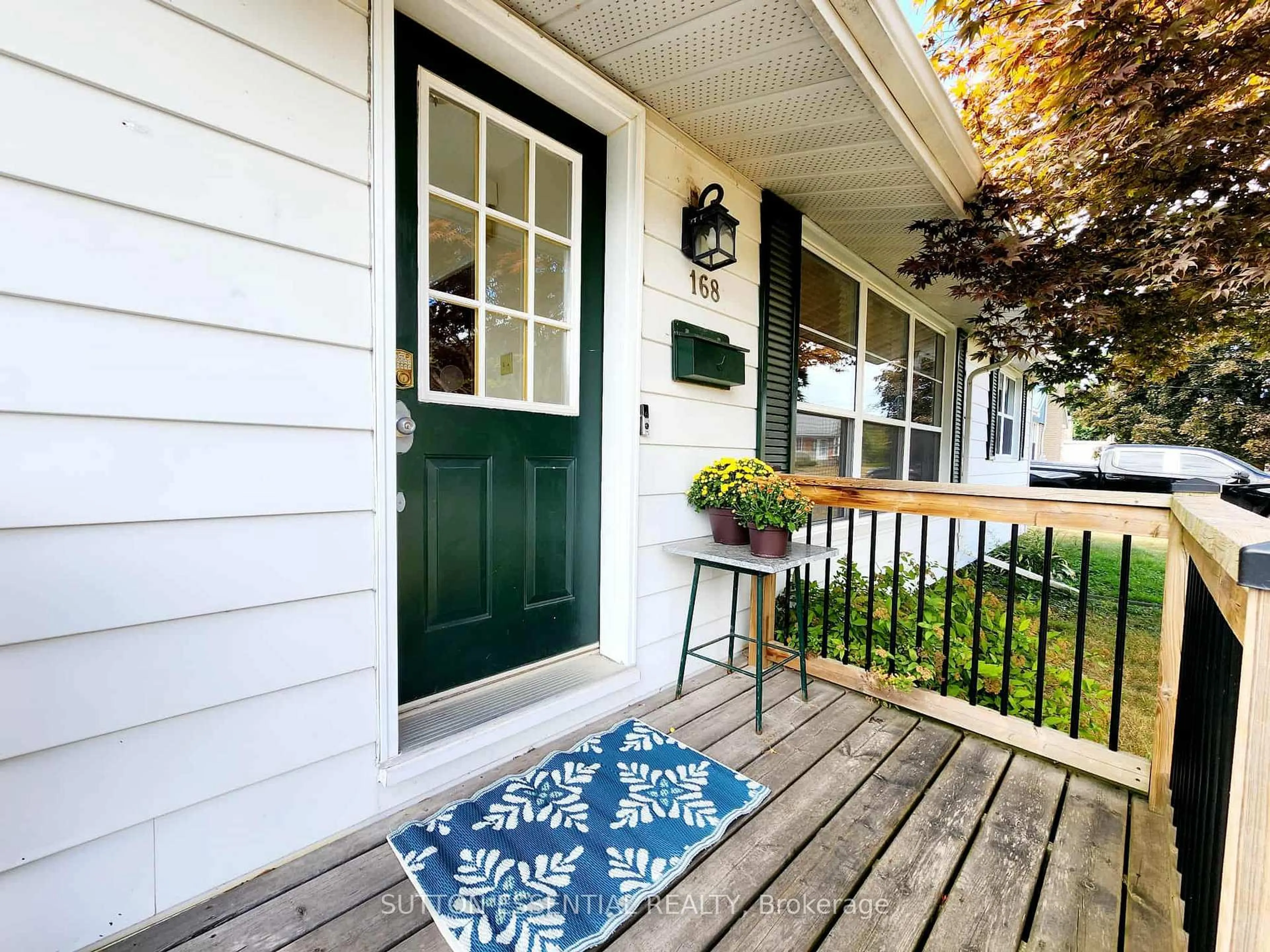 Indoor entryway for 168 Ferguson Dr, Brockville Ontario K6V 4R6