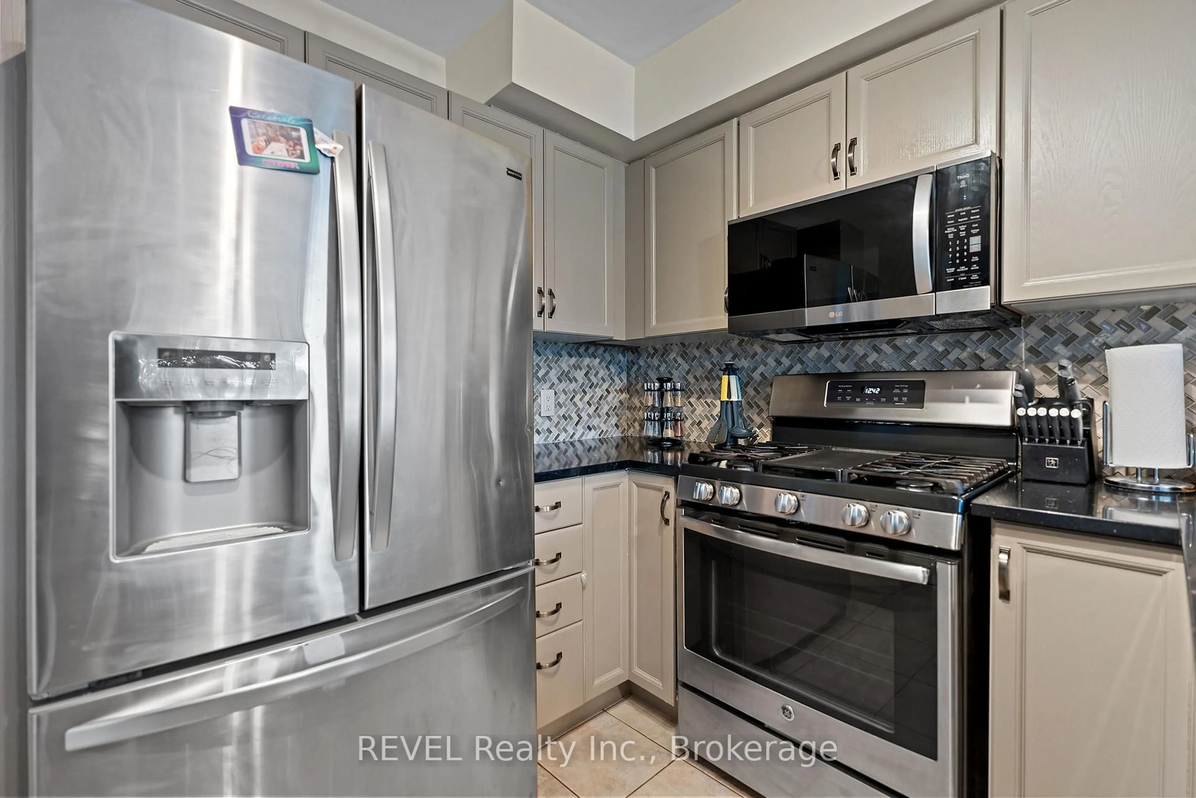 Unknown for 20 Brown Dr #A, St. Catharines Ontario L2S 3Z4