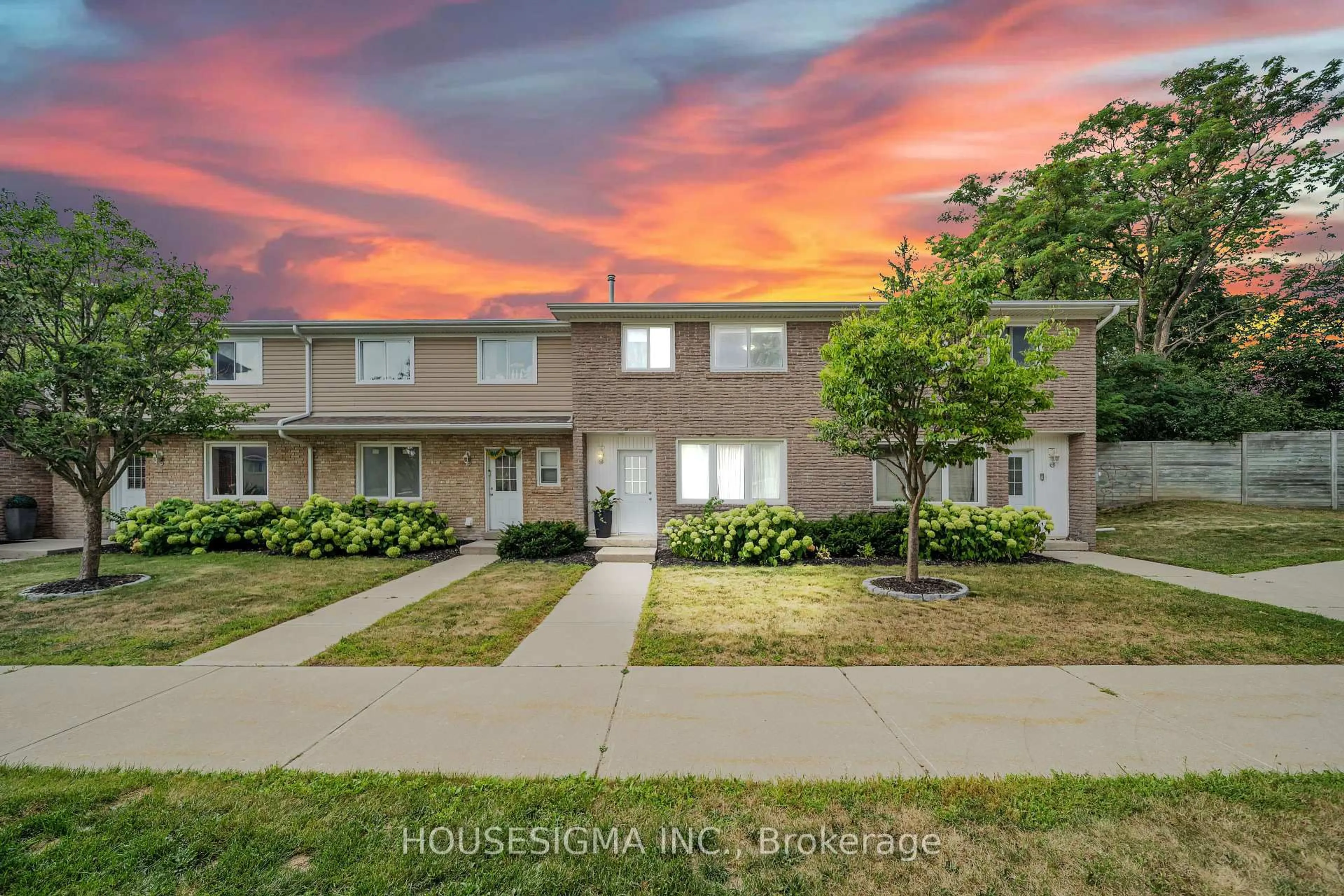 A pic from outside/outdoor area/front of a property/back of a property/a pic from drone, unknown for 50 Westmount Rd #16, Kitchener Ontario N2M 1R5