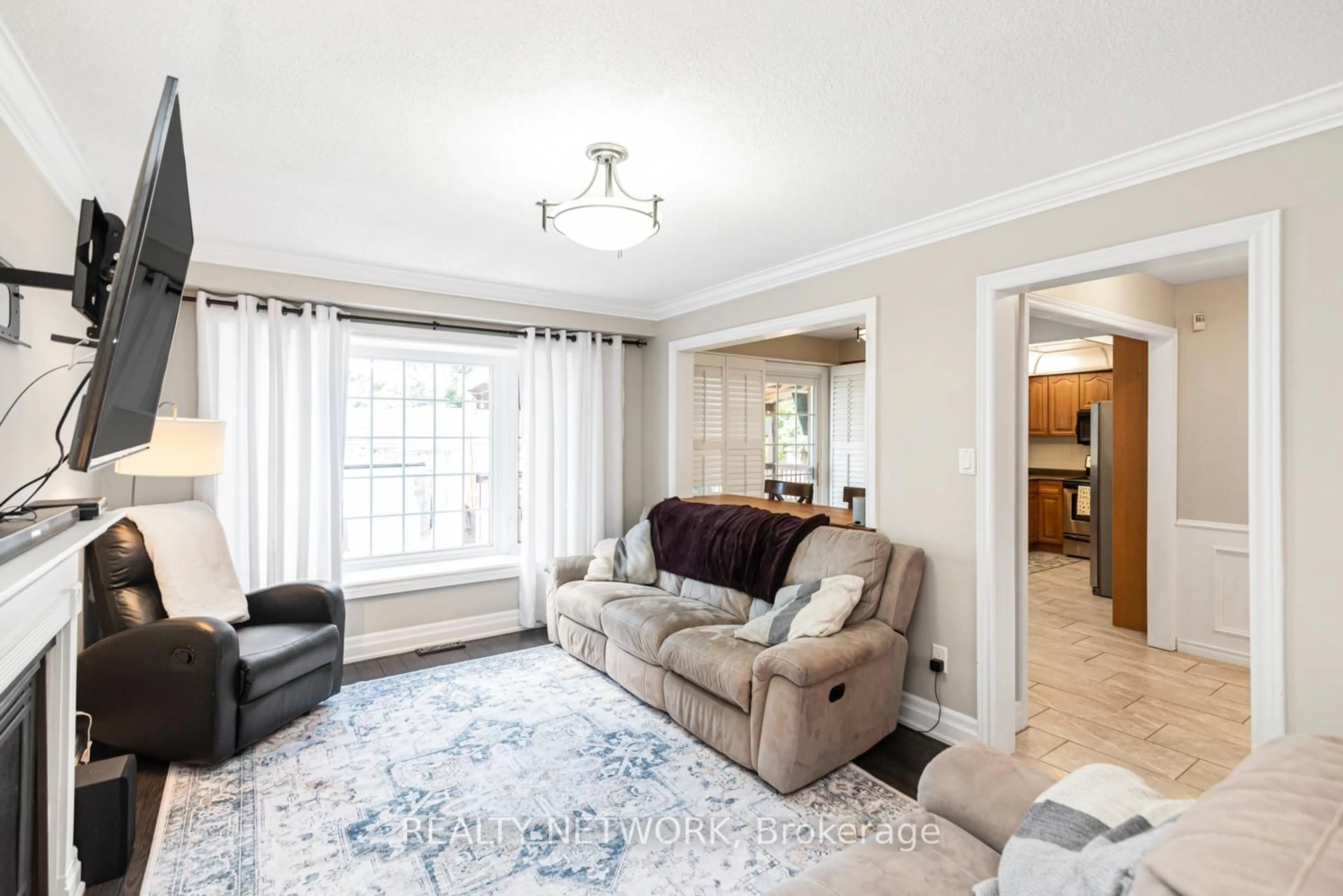 Living room with furniture, unknown for 755 Templemead Dr, Hamilton Ontario L8W 2V7