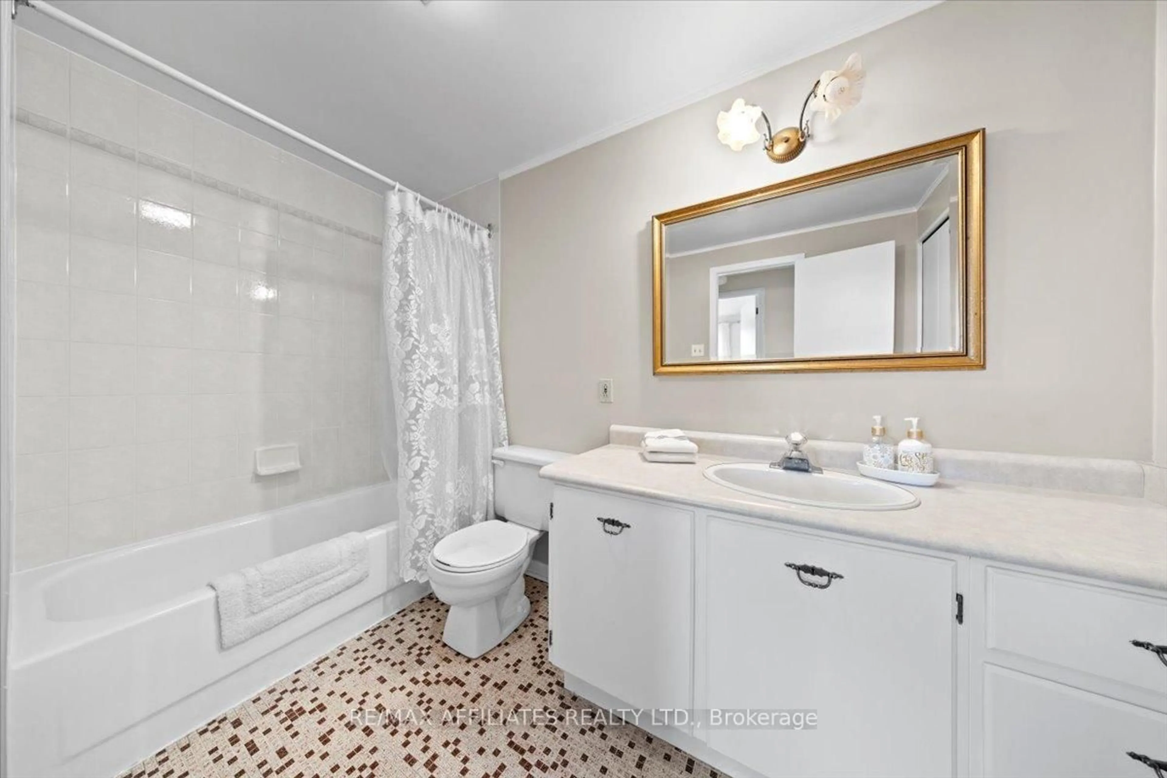Standard bathroom, ceramic/tile floor for 49 Silver Aspen Cres, Ottawa Ontario K1B 3C3