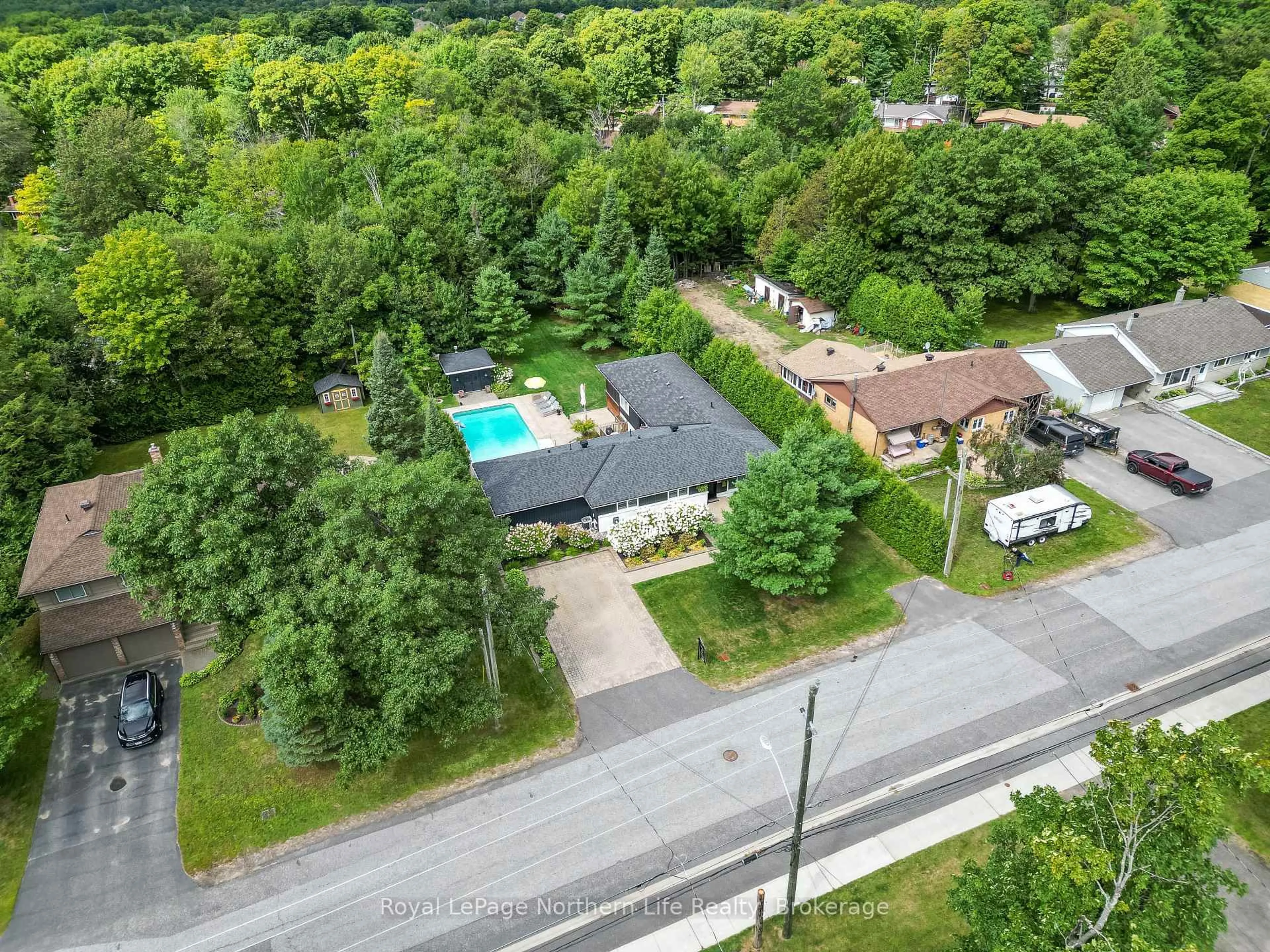 A pic from outside/outdoor area/front of a property/back of a property/a pic from drone, unknown for 247 Greenhill Ave, North Bay Ontario P1C 1J1