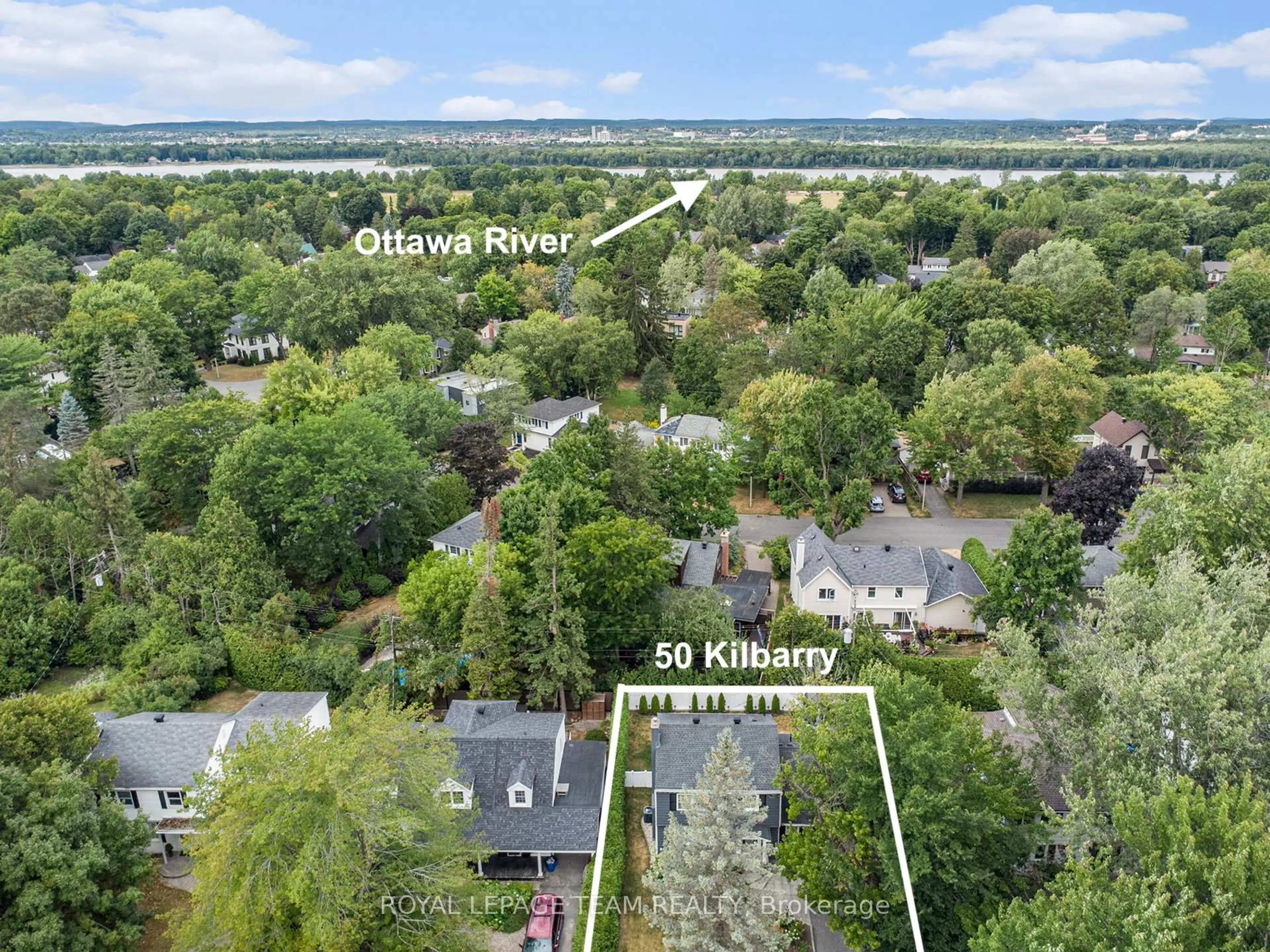 A pic from outside/outdoor area/front of a property/back of a property/a pic from drone, unknown for 50 Kilbarry Cres, Rockland Ontario K1K 0H1