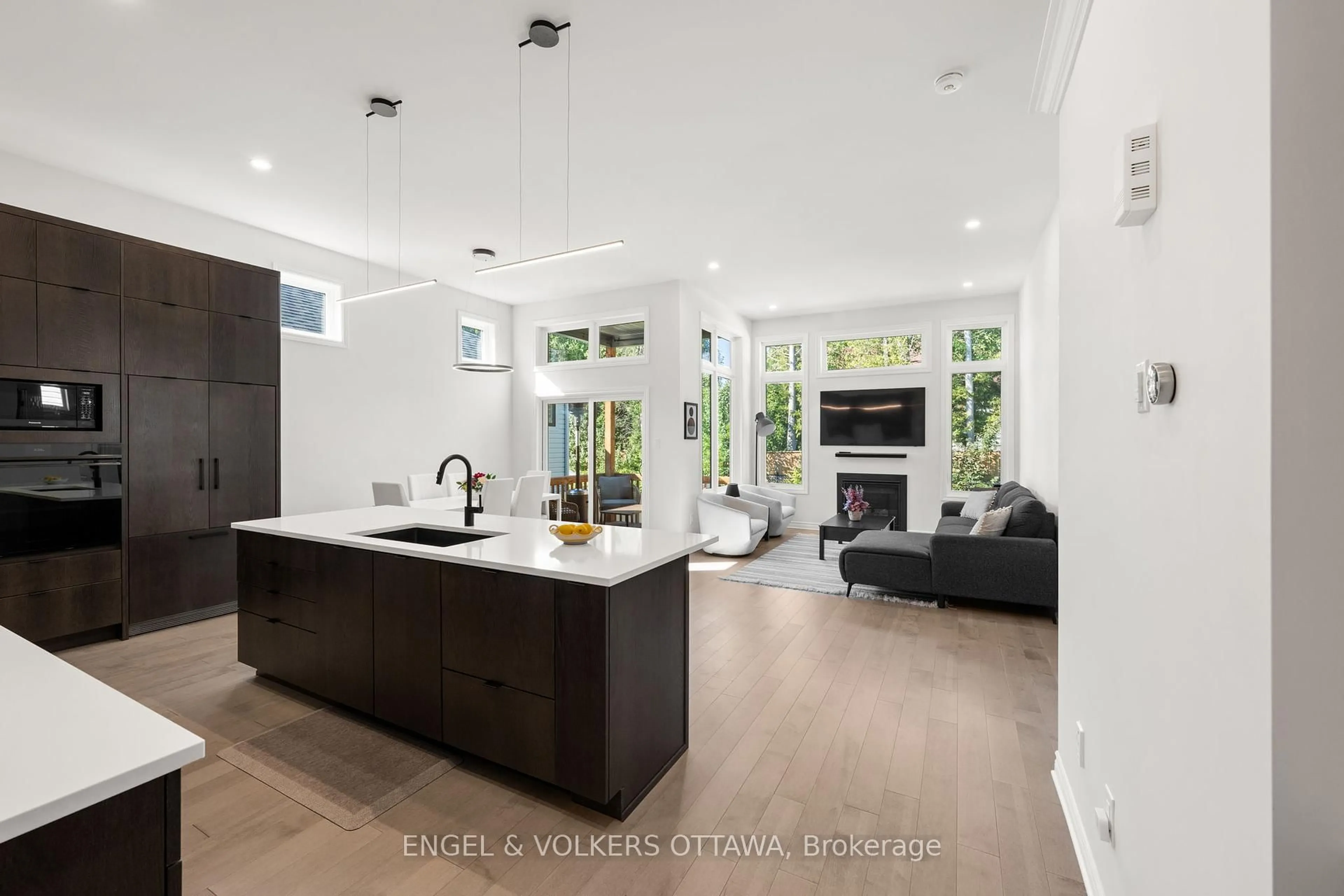 Open concept kitchen, ceramic/tile floor for 209 Blackhorse Dr, North Grenville Ontario K0G 1J0