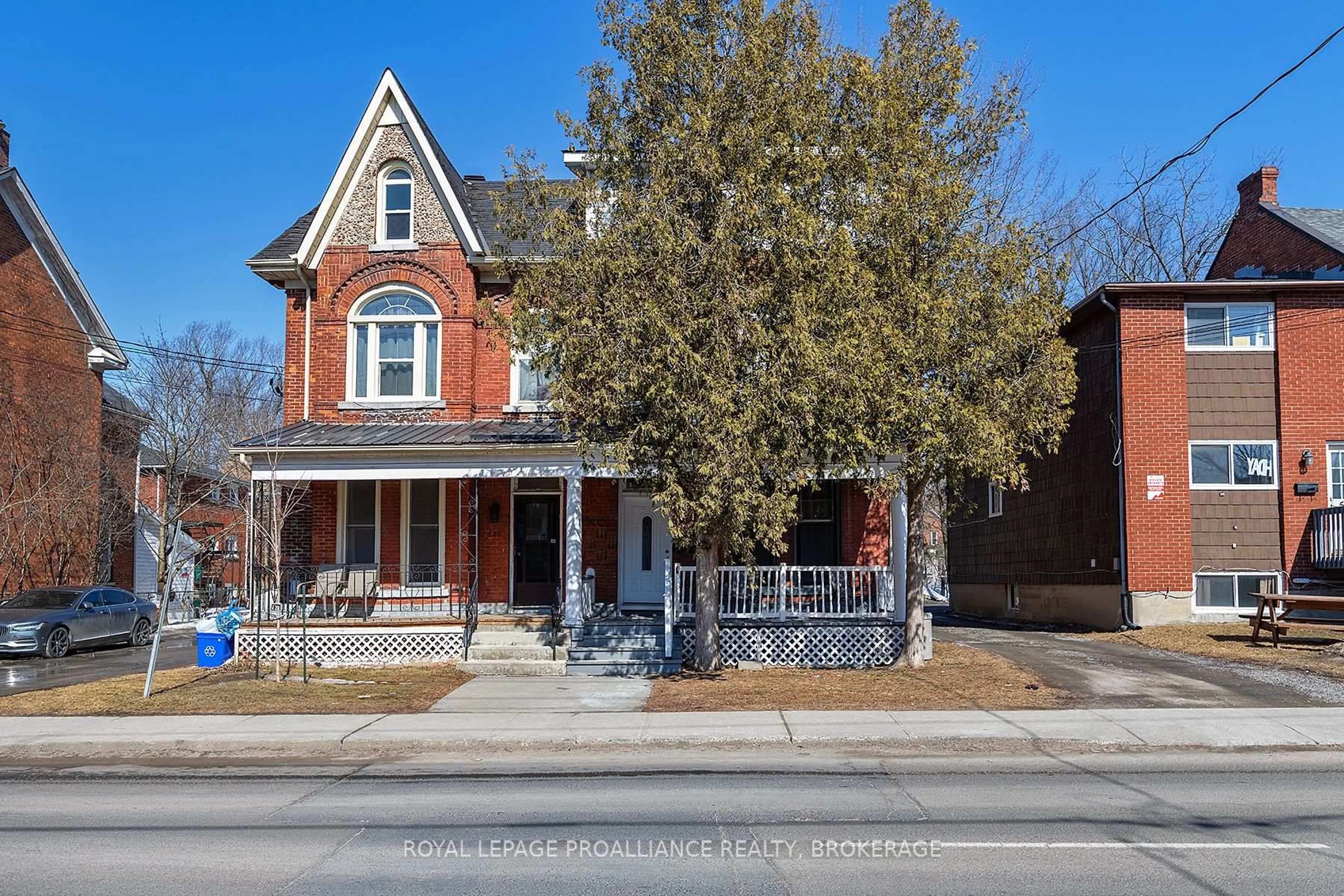 Home with brick exterior material, street for 521 Johnson St, Kingston Ontario K7L 1Z7