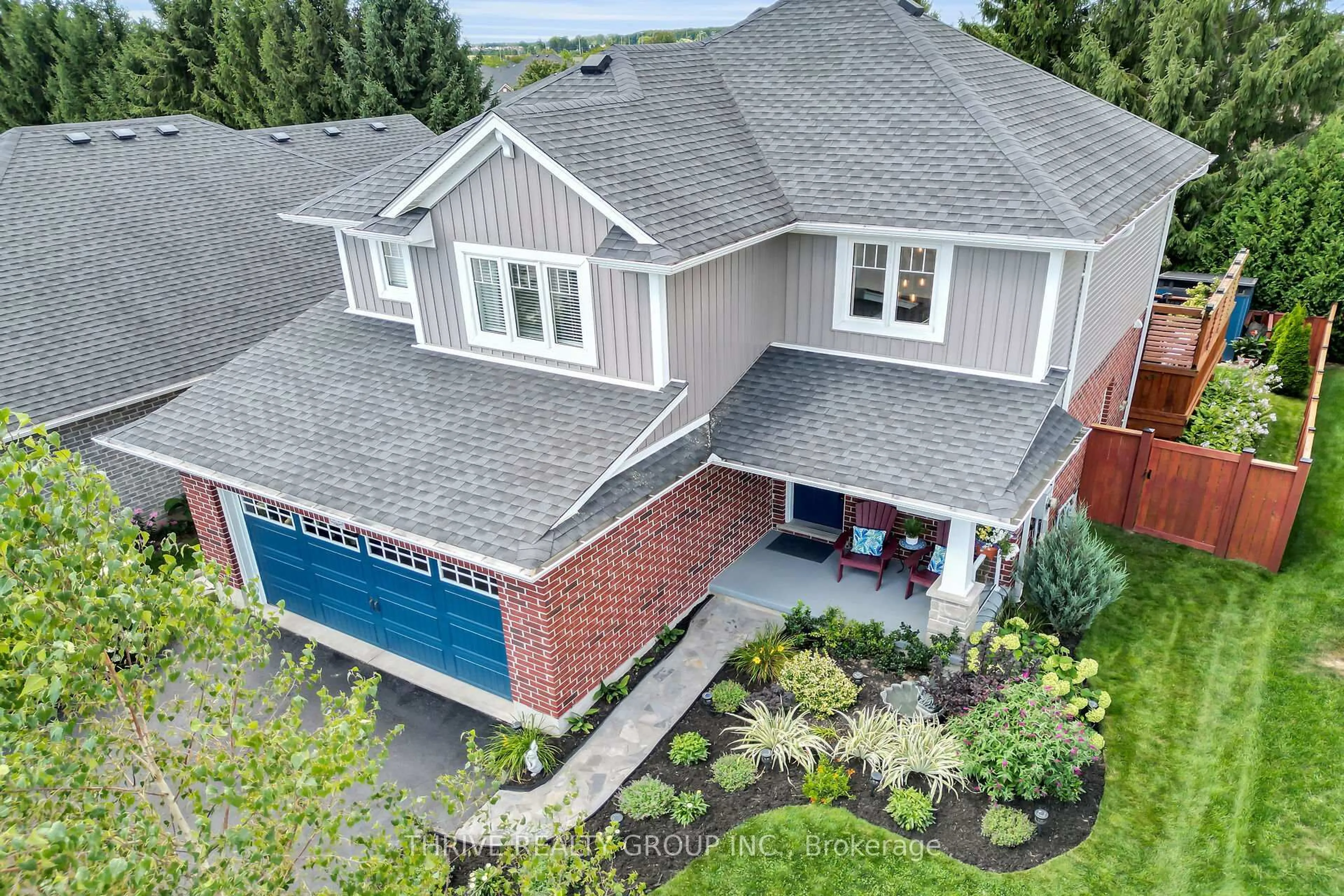 A pic from outside/outdoor area/front of a property/back of a property/a pic from drone, street for 34 Blairmont Terr, St. Thomas Ontario N5R 5M9