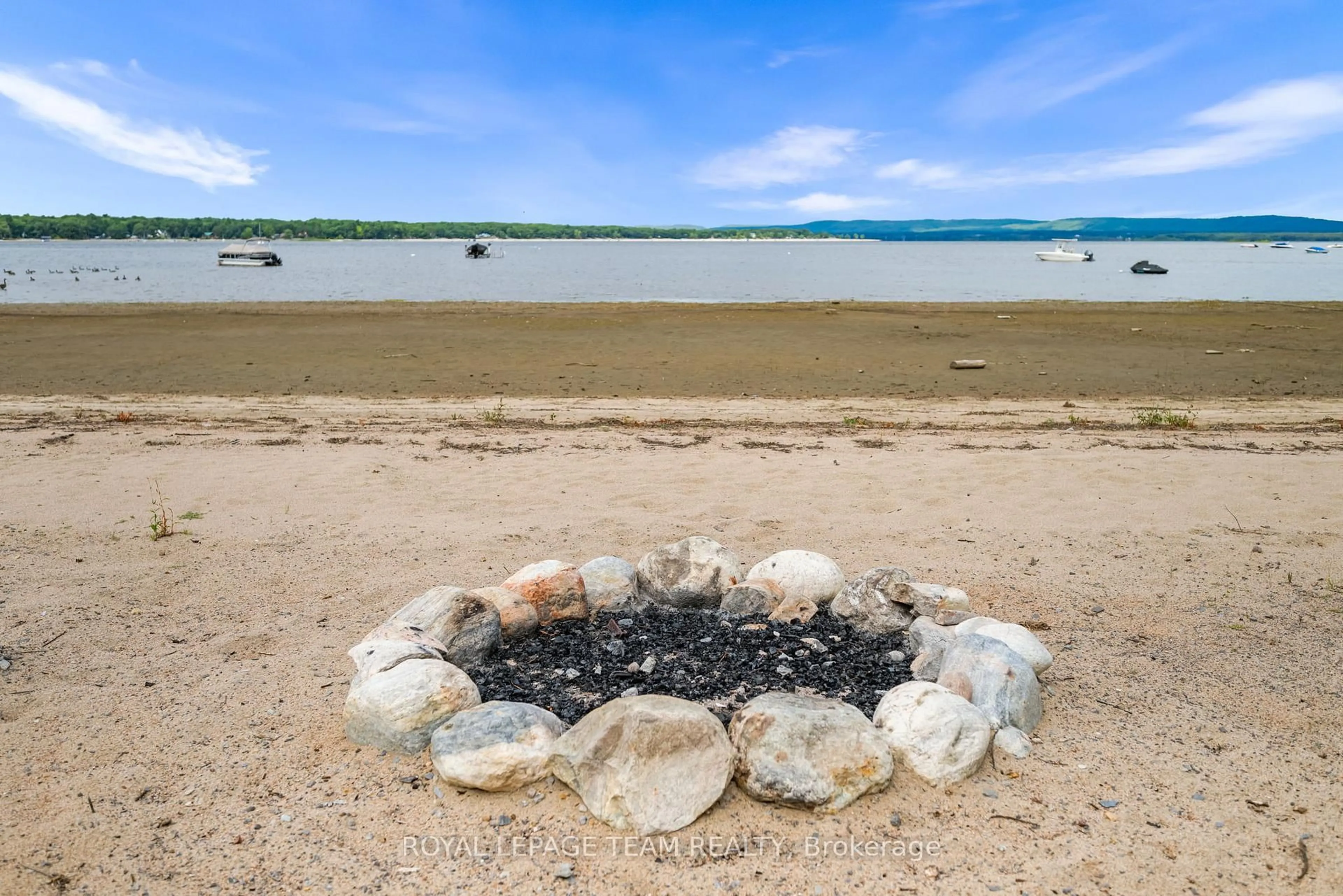 Patio, water/lake/river/ocean view for 4310 Armitage Ave, Ottawa Ontario K0A 1T0