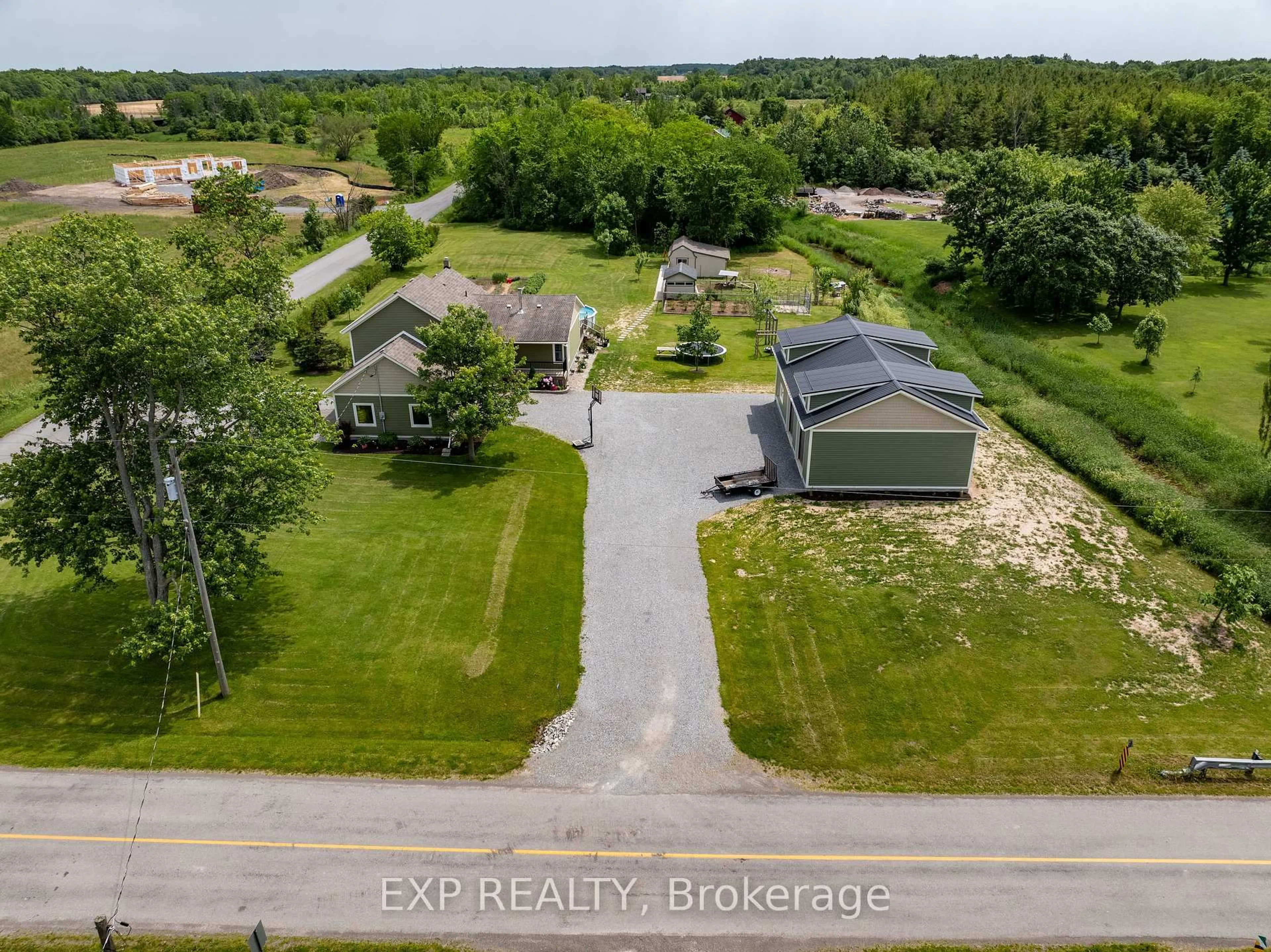 A pic from outside/outdoor area/front of a property/back of a property/a pic from drone, water/lake/river/ocean view for 2446 Burger Rd, Fort Erie Ontario L0S 1S0