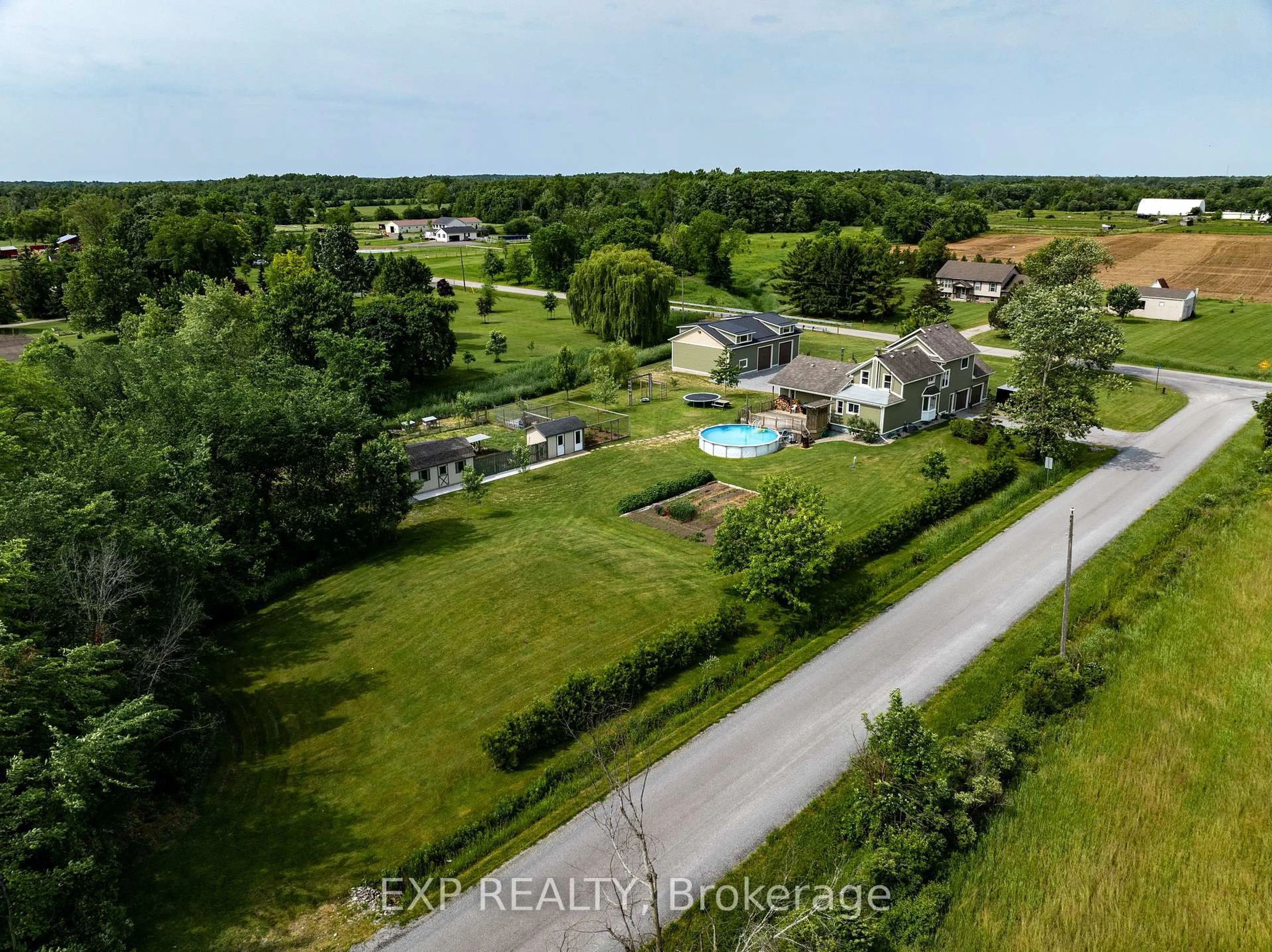 A pic from outside/outdoor area/front of a property/back of a property/a pic from drone, water/lake/river/ocean view for 2446 Burger Rd, Fort Erie Ontario L0S 1S0